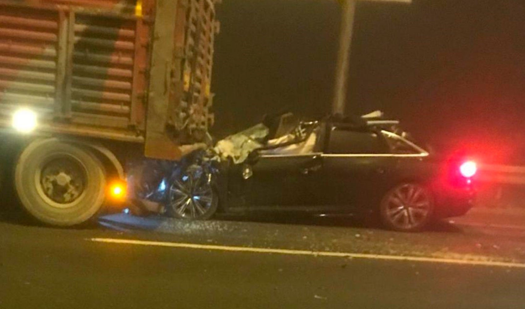 Kütahya'da katliam gibi kaza: Otomobil TIR'a arkadan çarptı! 4 kişi yaşamını yitirdi