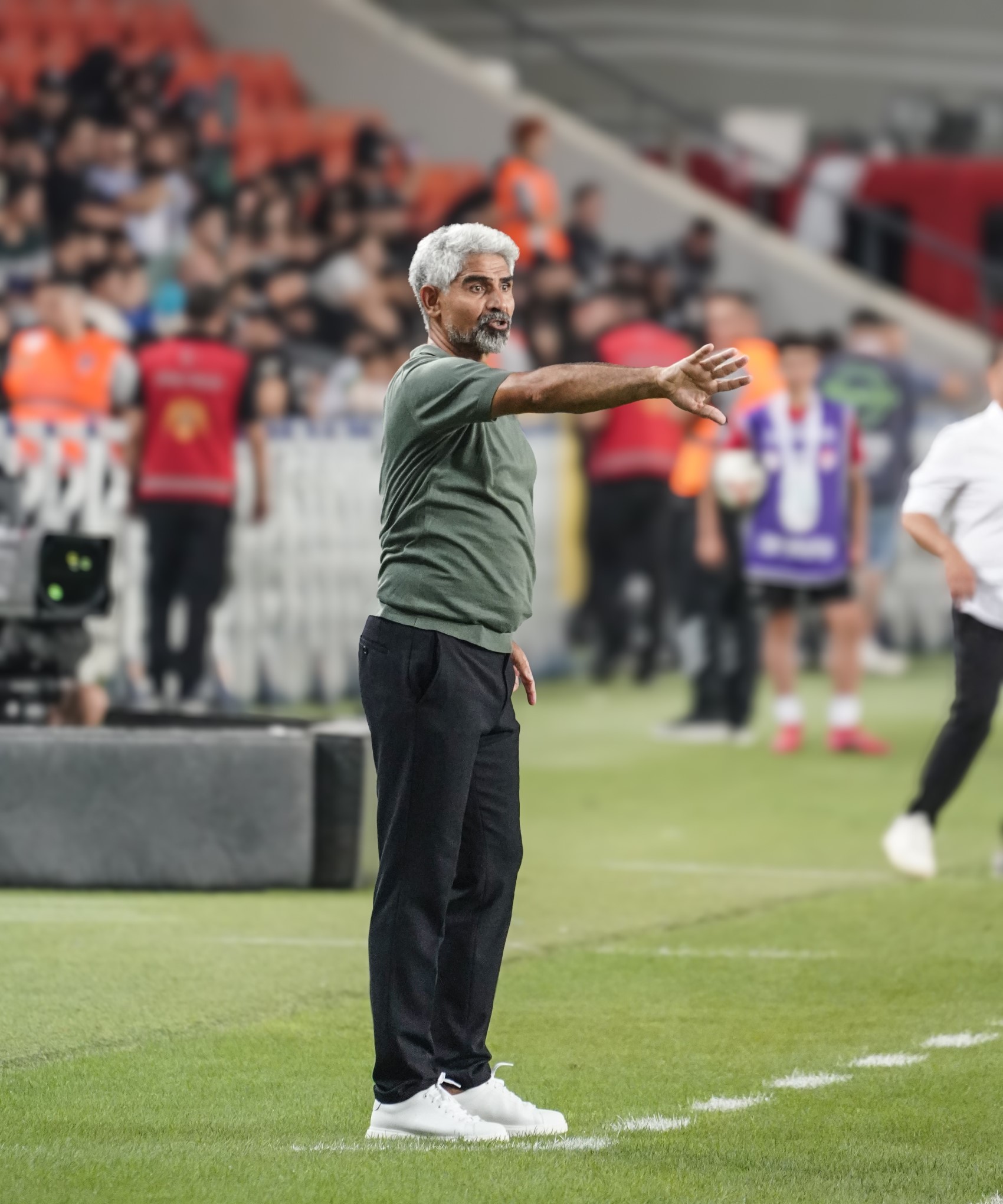 Süper Lig'de 14 haftada 12 teknik direktör değişikliği