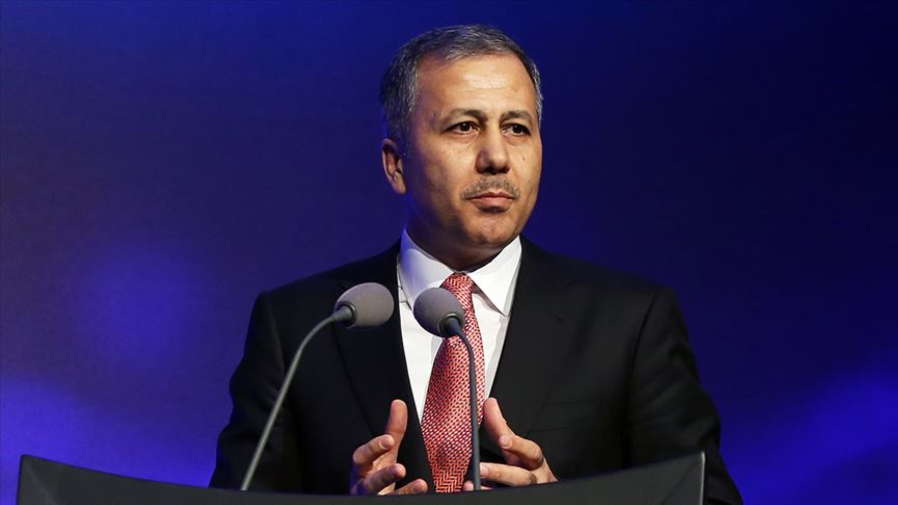 Aralarında kriz olduğu iddiaları ortalıkta dolaşıyordu: Ali Yerlikaya bu kez Bülent Turan'ı uçağa almadı