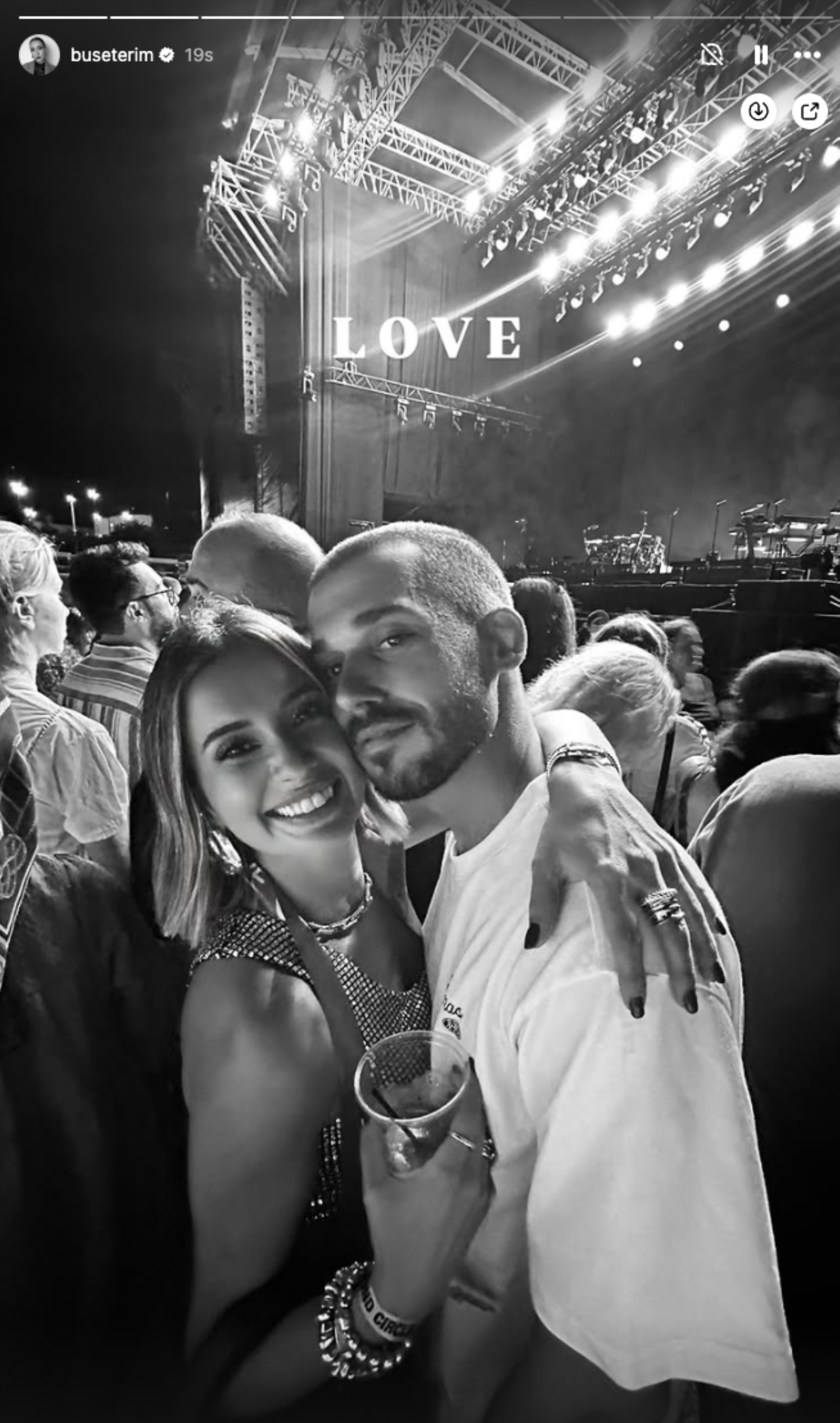 Volkan Bahçekapılı'yla boşanmıştı: Buse Terim yeni sevgilisiyle peş peşe fotoğraflarını paylaştı