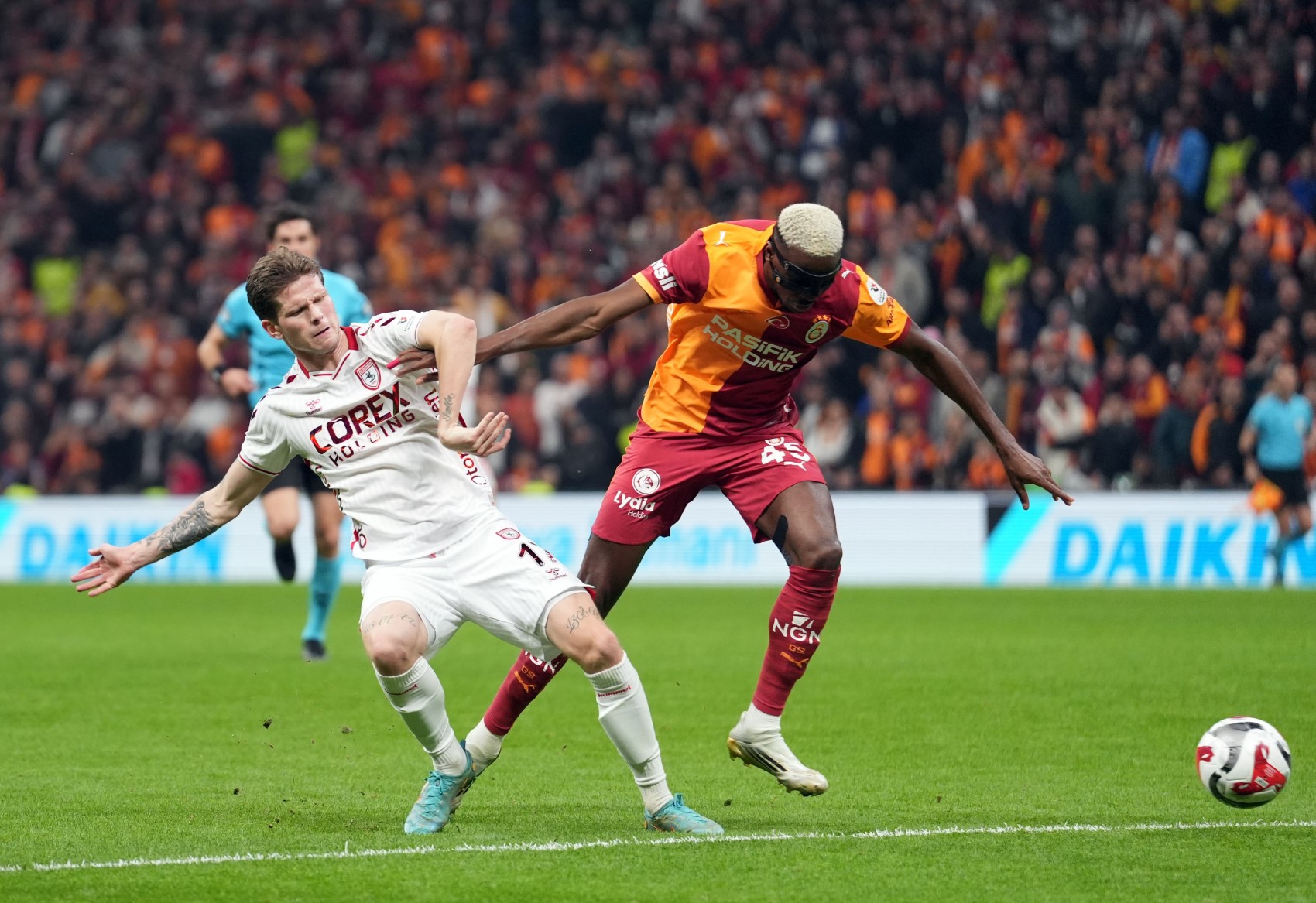 Galatasaray- Samsunspor maçındaki tartışmalı penaltı pozisyonu için kim ne dedi? Trio ekibi yorumladı