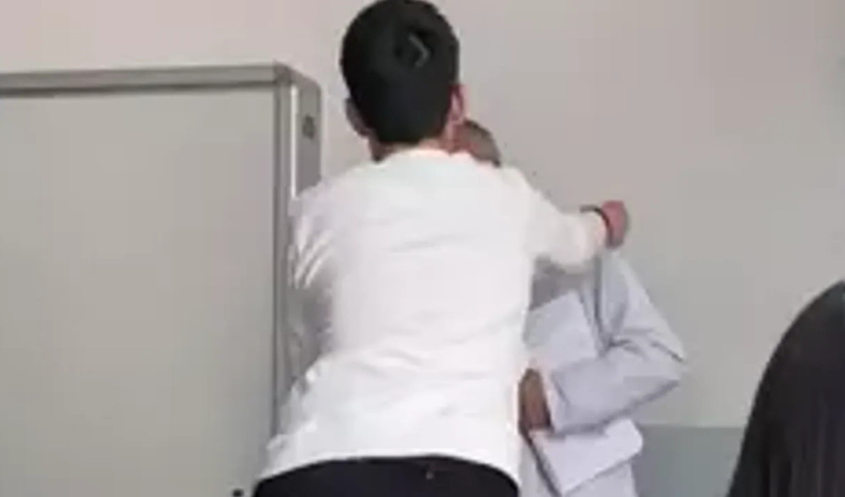 Ankara'da öğrencilerin öğretmenle alay ettiği görüntüler ortaya çıkmıştı: Disiplin soruşturması başlatıldı