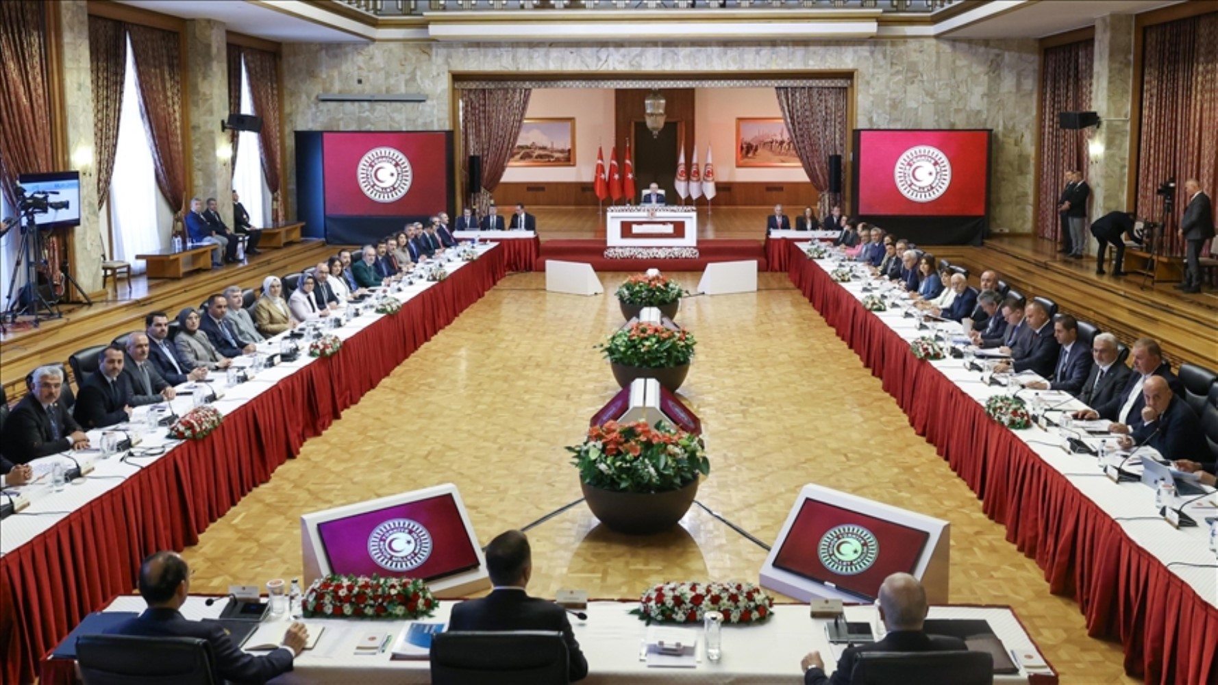 MHP’li Feti Yıldız’dan İmralı görüşmesi açıklaması