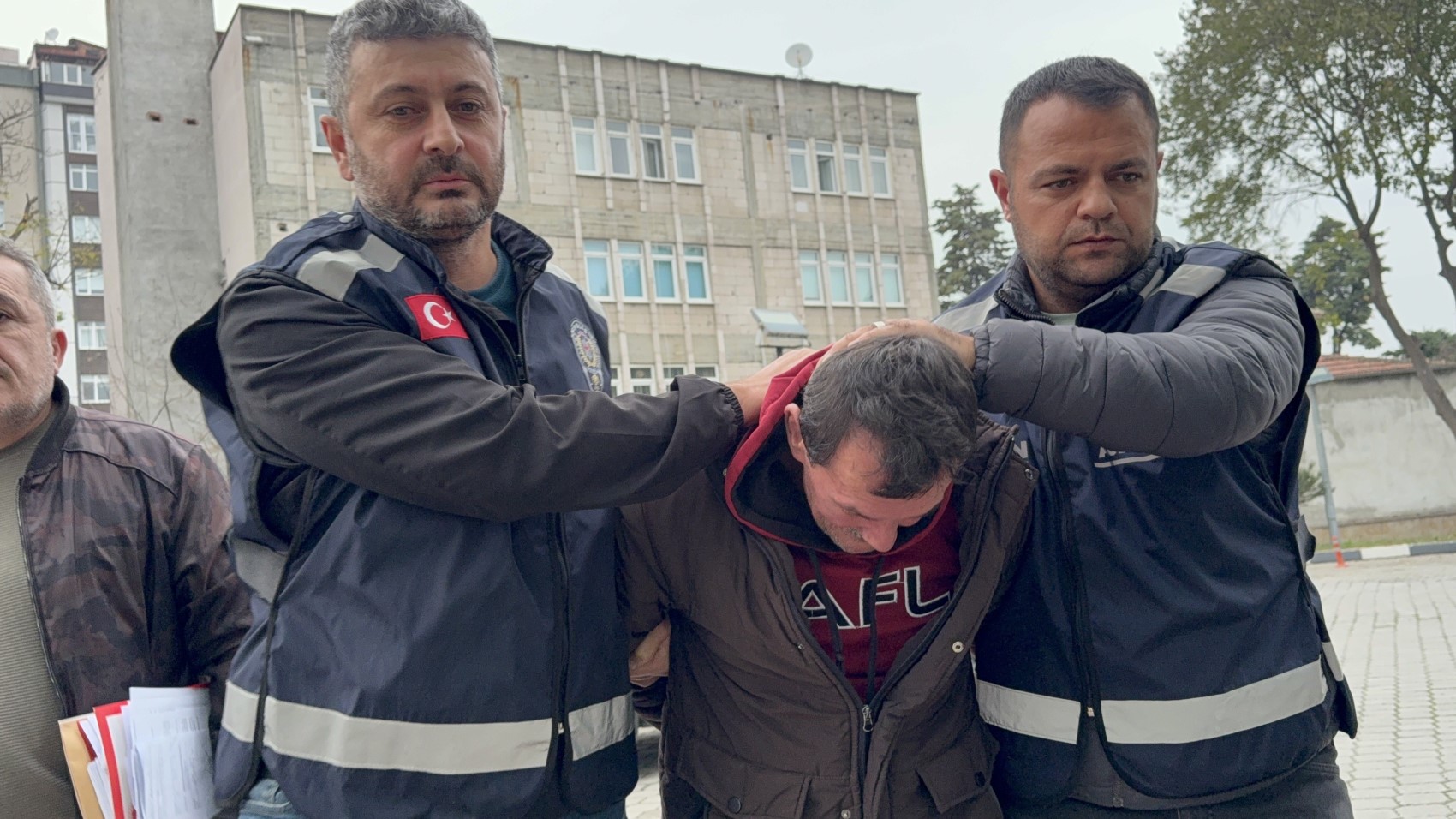 Tartıştığı üvey oğlunu bıçaklayarak öldürdü