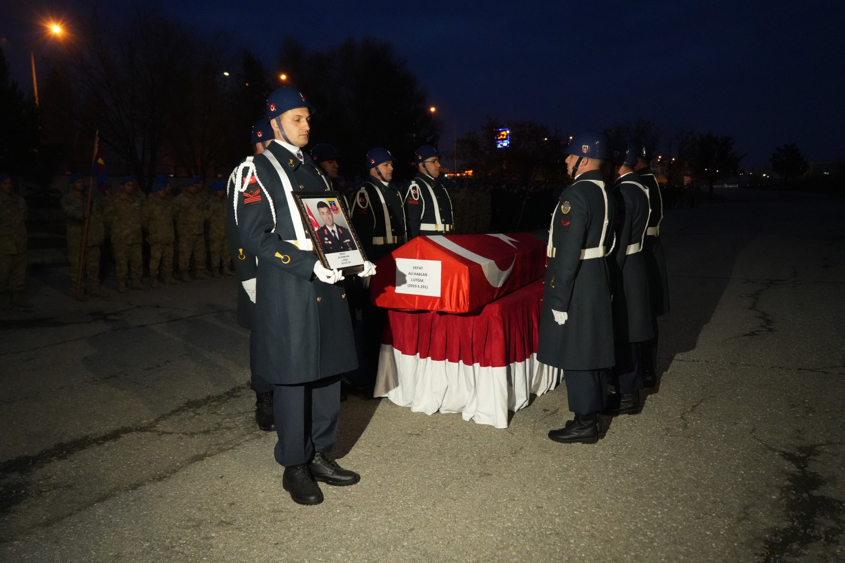 Üsteğmen Ali Kablan silah kazasında hayatını kaybetti: Makam odasında gerçekleşti