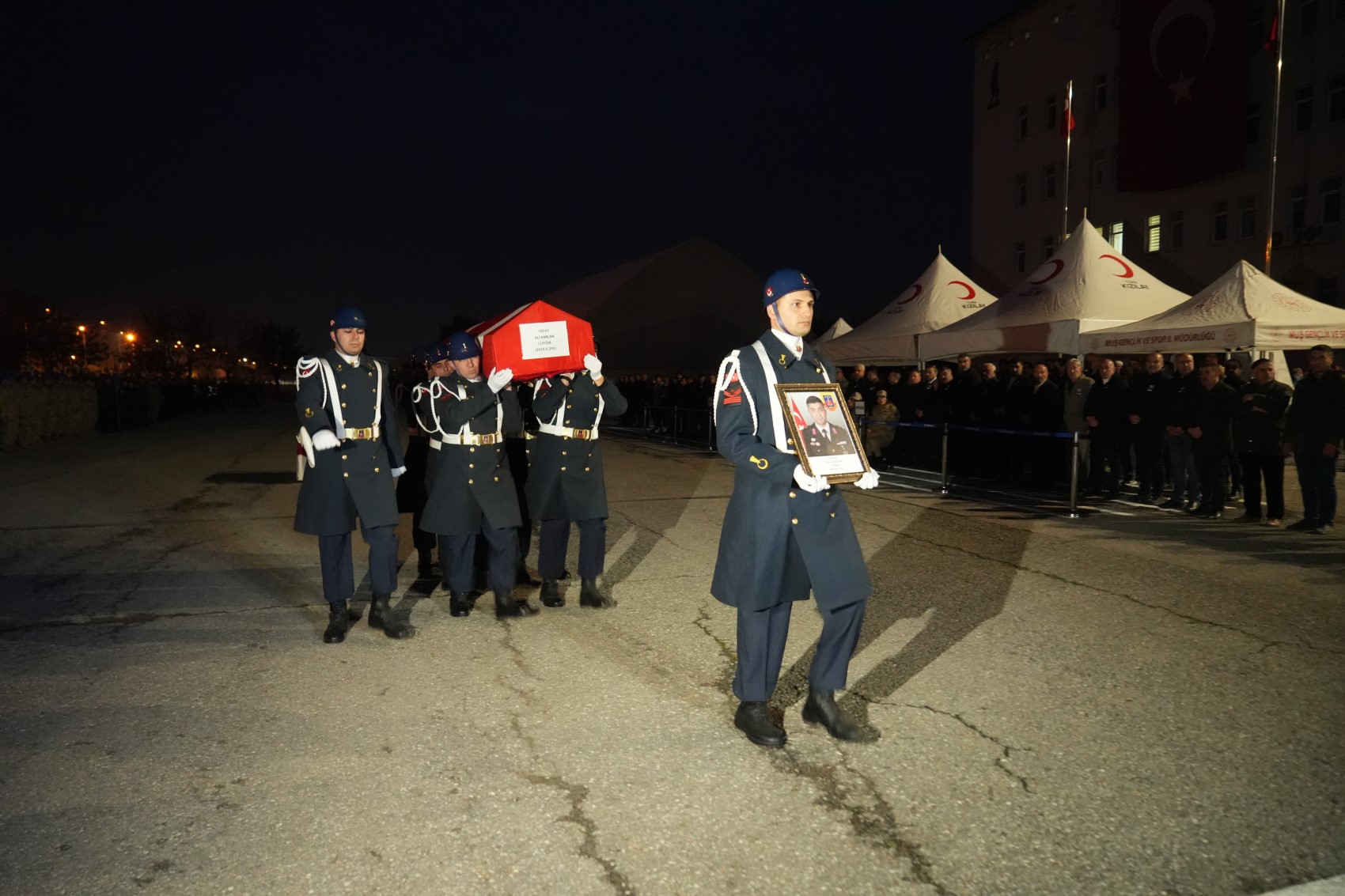 Üsteğmen Ali Kablan silah kazasında hayatını kaybetti: Makam odasında gerçekleşti