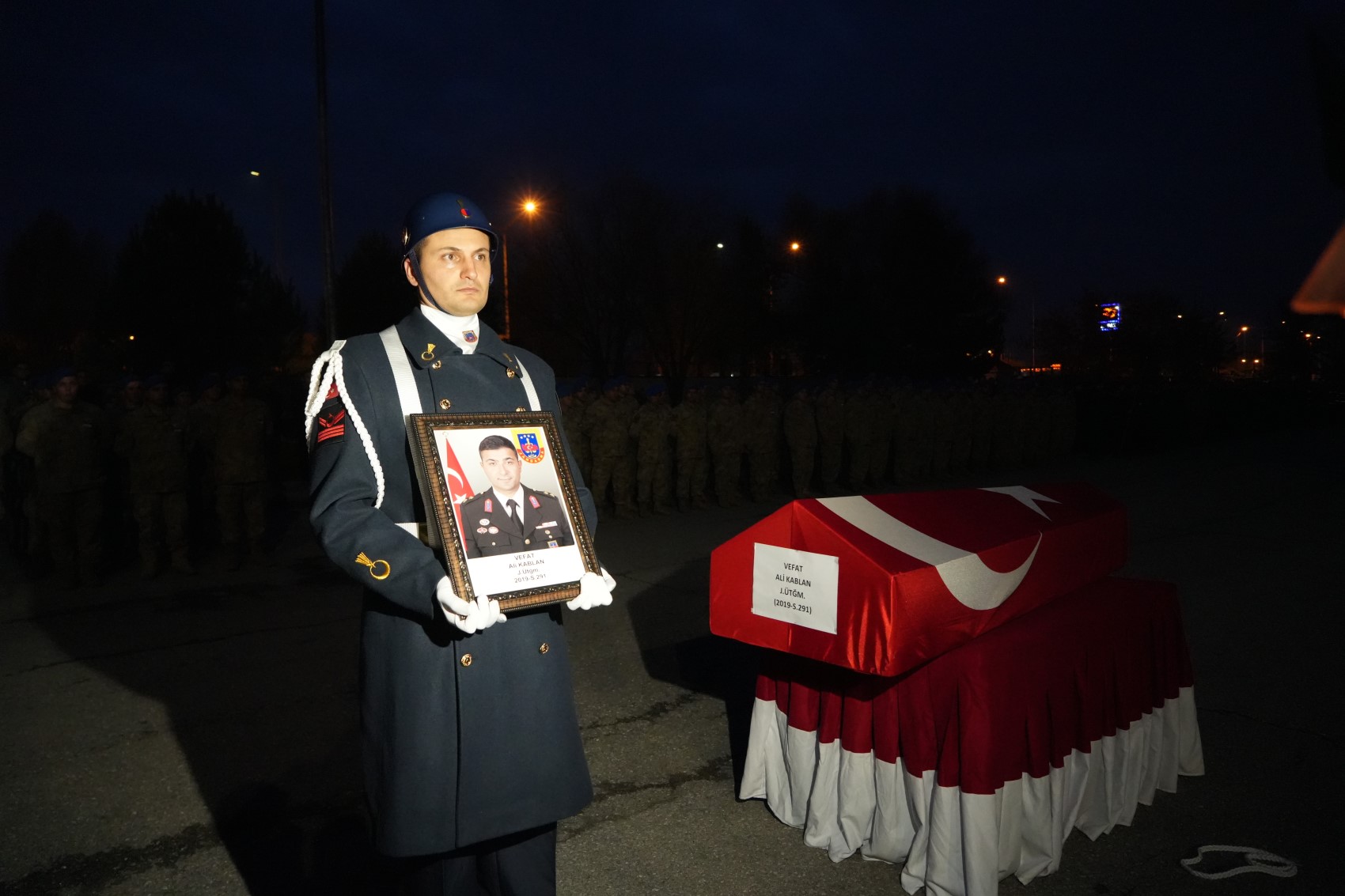 Üsteğmen Ali Kablan silah kazasında hayatını kaybetti: Makam odasında gerçekleşti