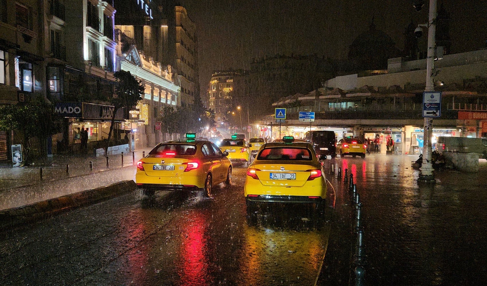 İstanbul’da beklenen sarı kodlu sağanak başladı