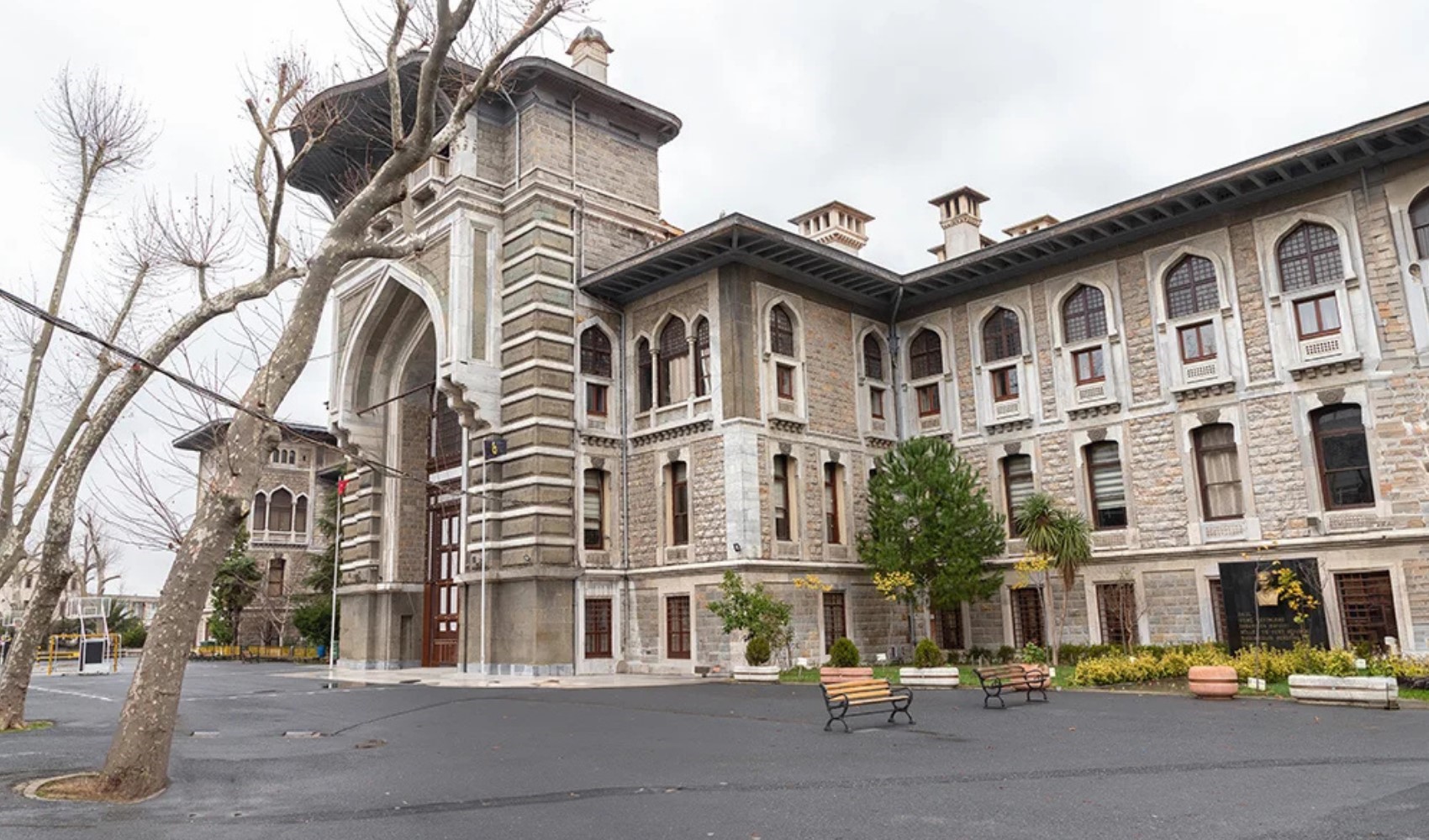 İstanbul Erkek Lisesi'nde neler oluyor?