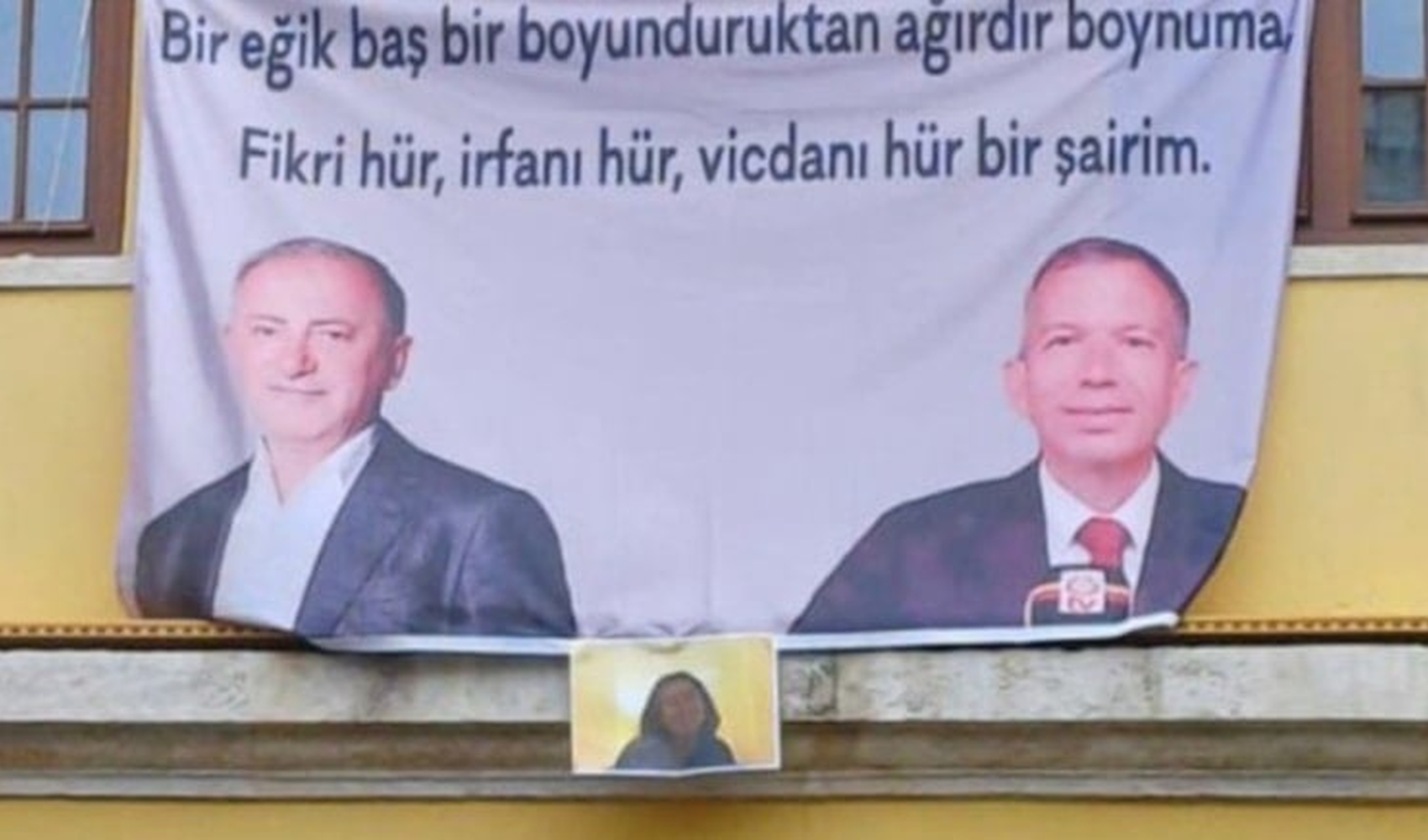 Galatasaray Lisesi'nde Fatih Altaylı'ya destek