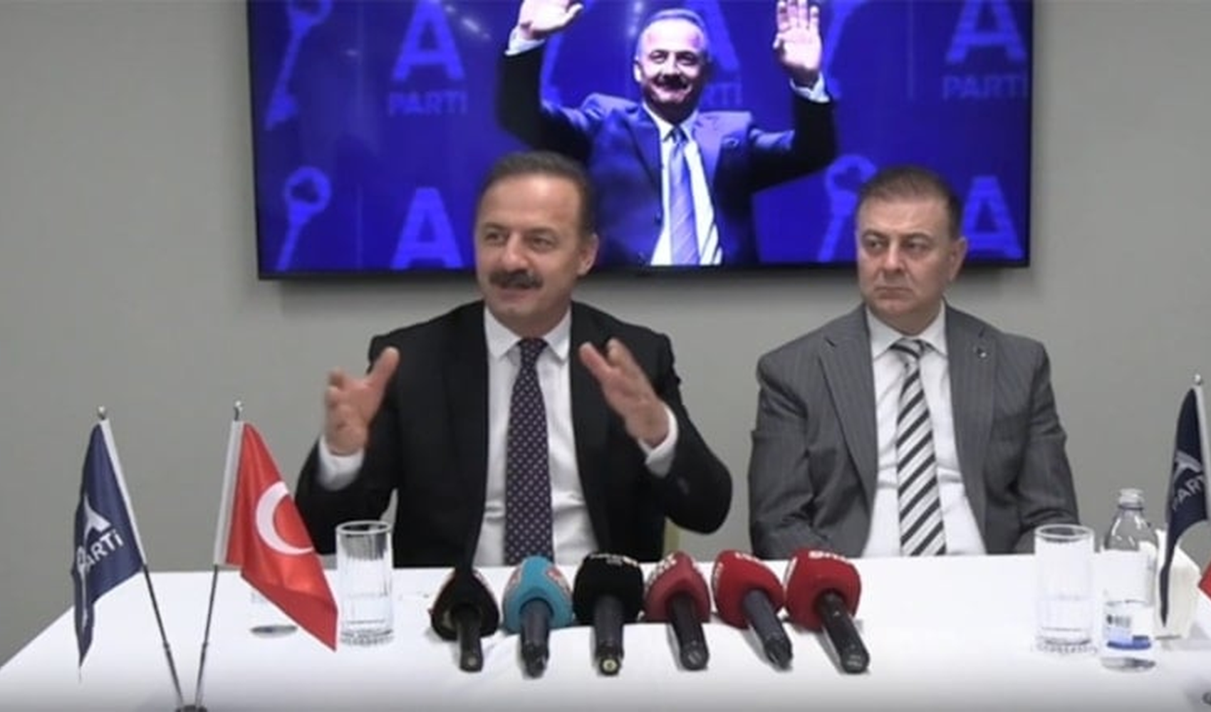 Yavuz Ağıralioğlu cumhurbaşkanlığına adaylığını açıkladı