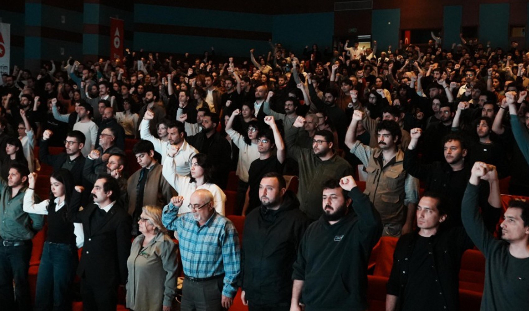 Devrim Partisi kuruldu: Kurucularının büyük çoğunluğu gençler…