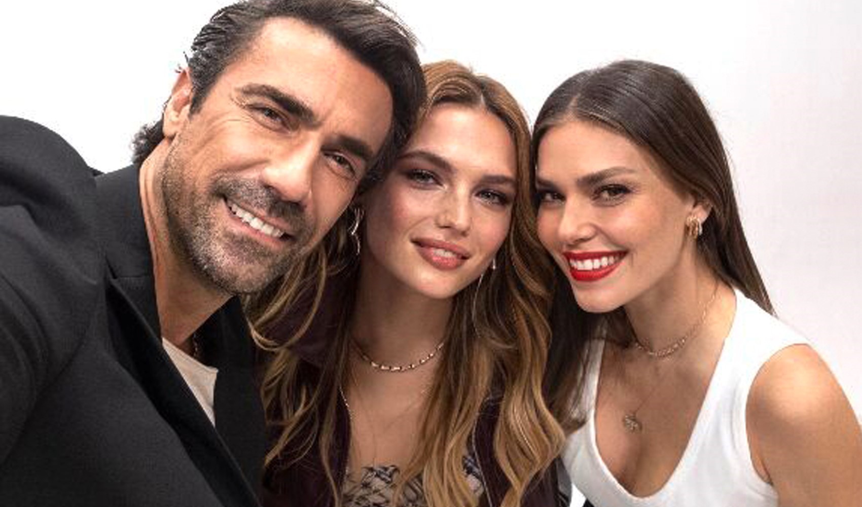 Disney+ 'Ayna' dizisiyle geliyor