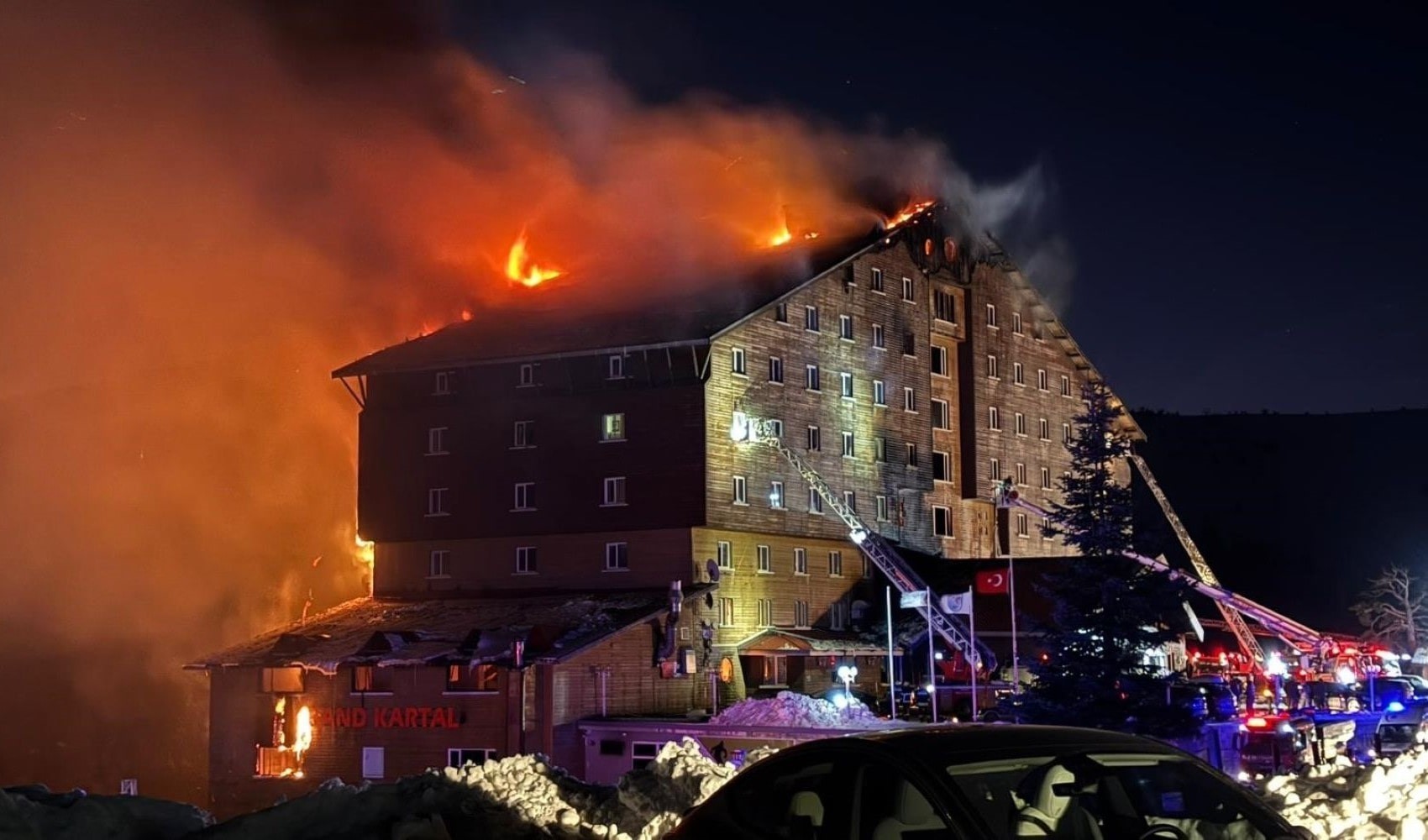 Otel yangınında oğlunu kaybetti... Otelin üç hissedarı ile ilgili olay yaratacak iddiada bulundu: 5 milyon dolar mı çekildi?