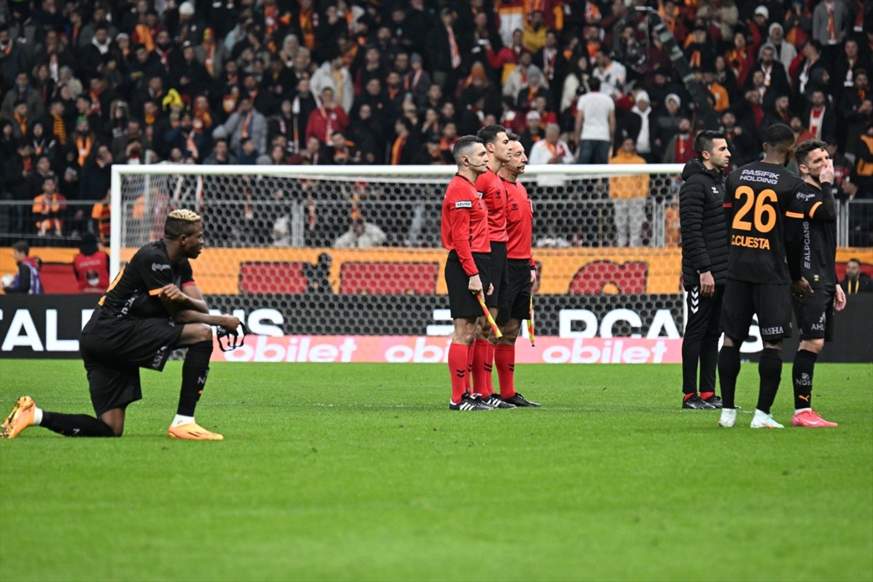 Adana Demirspor’dan sahadan çekilme kararıyla ilgili açıklama: Metin Öztürk ve Okan Buruk'a sert tepki!