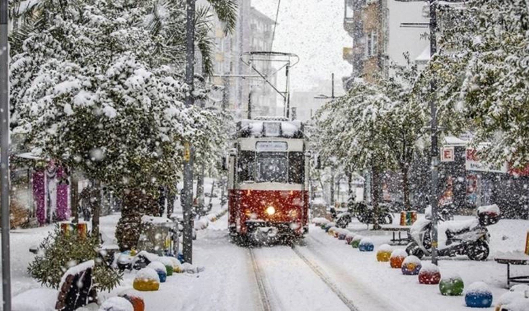 kapak_meteorolojiden-6-kente-sari-kodlu-uyari-istanbulda-kar-yagisi-ne-zaman-baslayacak-iste-il-il-11-subat-sali-hava-durumu-375754.jpg