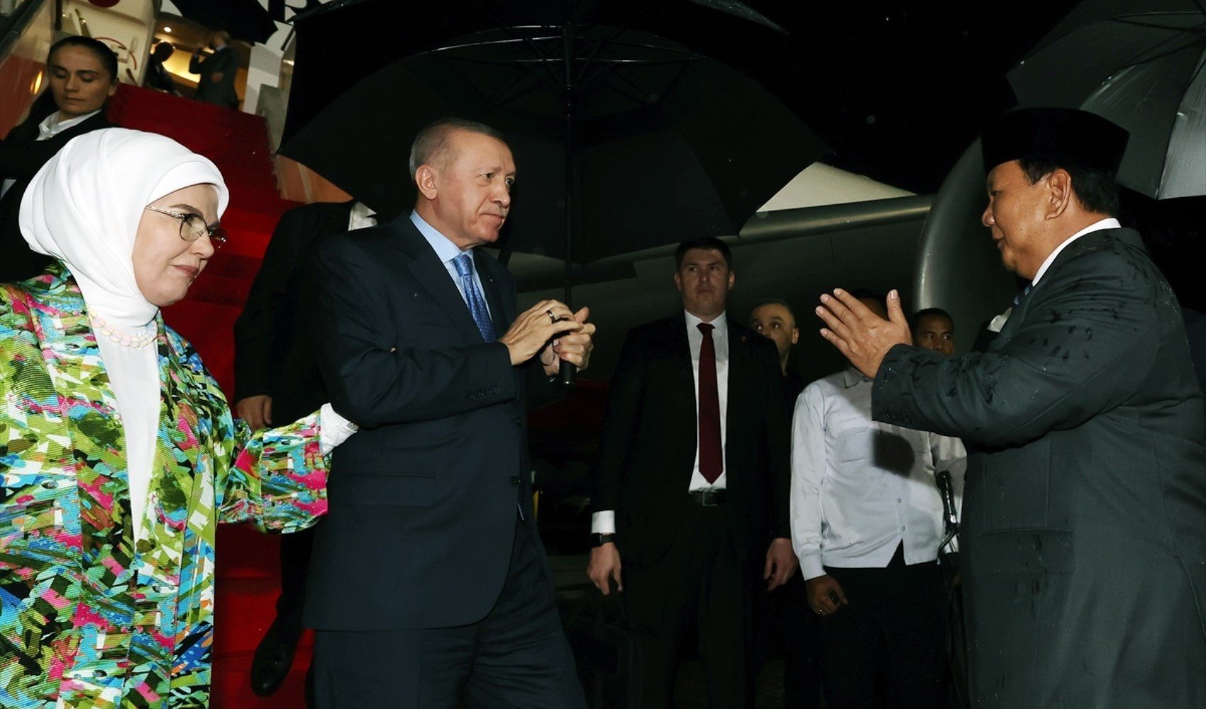 Erdoğan’ın Asya turundaki uçak konvoyu tartışma yarattı