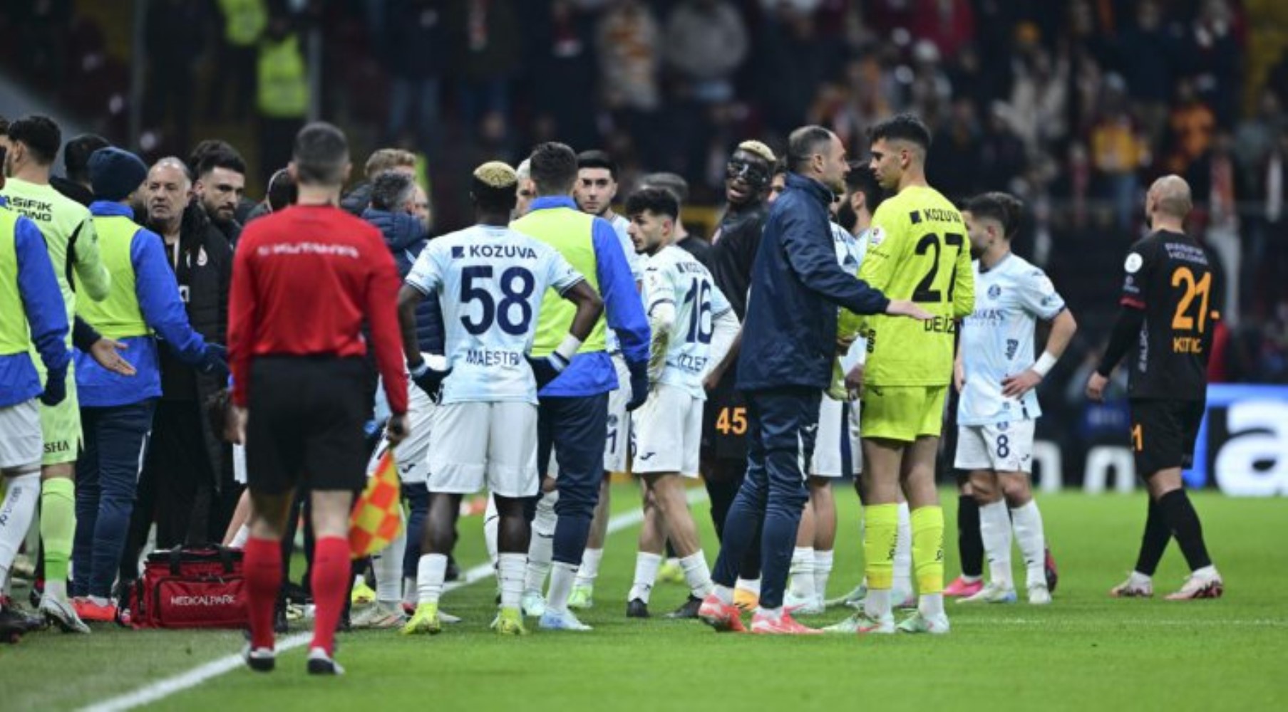 Galatasaray - Fenerbahçe derbisi için yabancı hakem kararı!