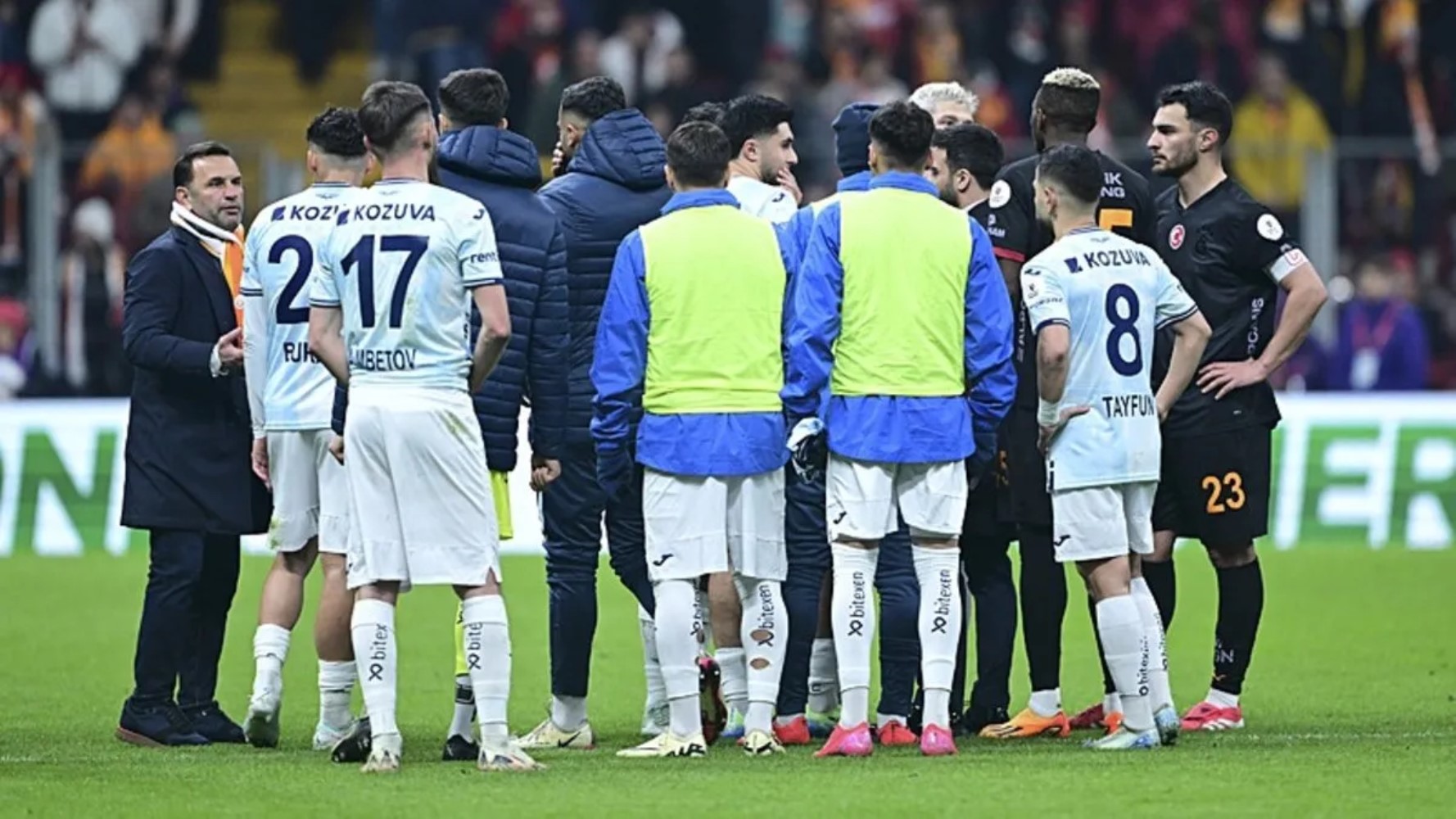 Galatasaray - Fenerbahçe derbisi için yabancı hakem kararı!