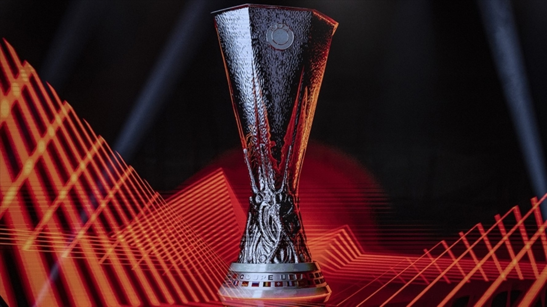 Avrupa'da Fenerbahçe farklı kazandı, Galatasaray kaybetti! UEFA ülke puanı sıralaması güncellendi: Türkiye kaçıncı sırada?