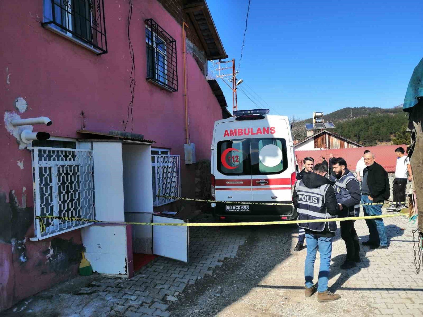 Tokat'ta kan donduran cinayet... Oğlunu keserle katletti