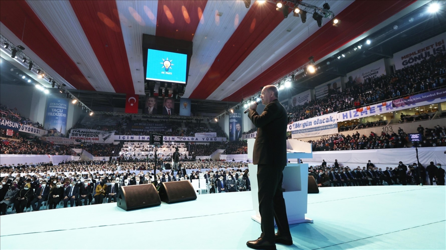 Incertezza congressuale nell'AKP: i quadri vengono rinnovati da zero!