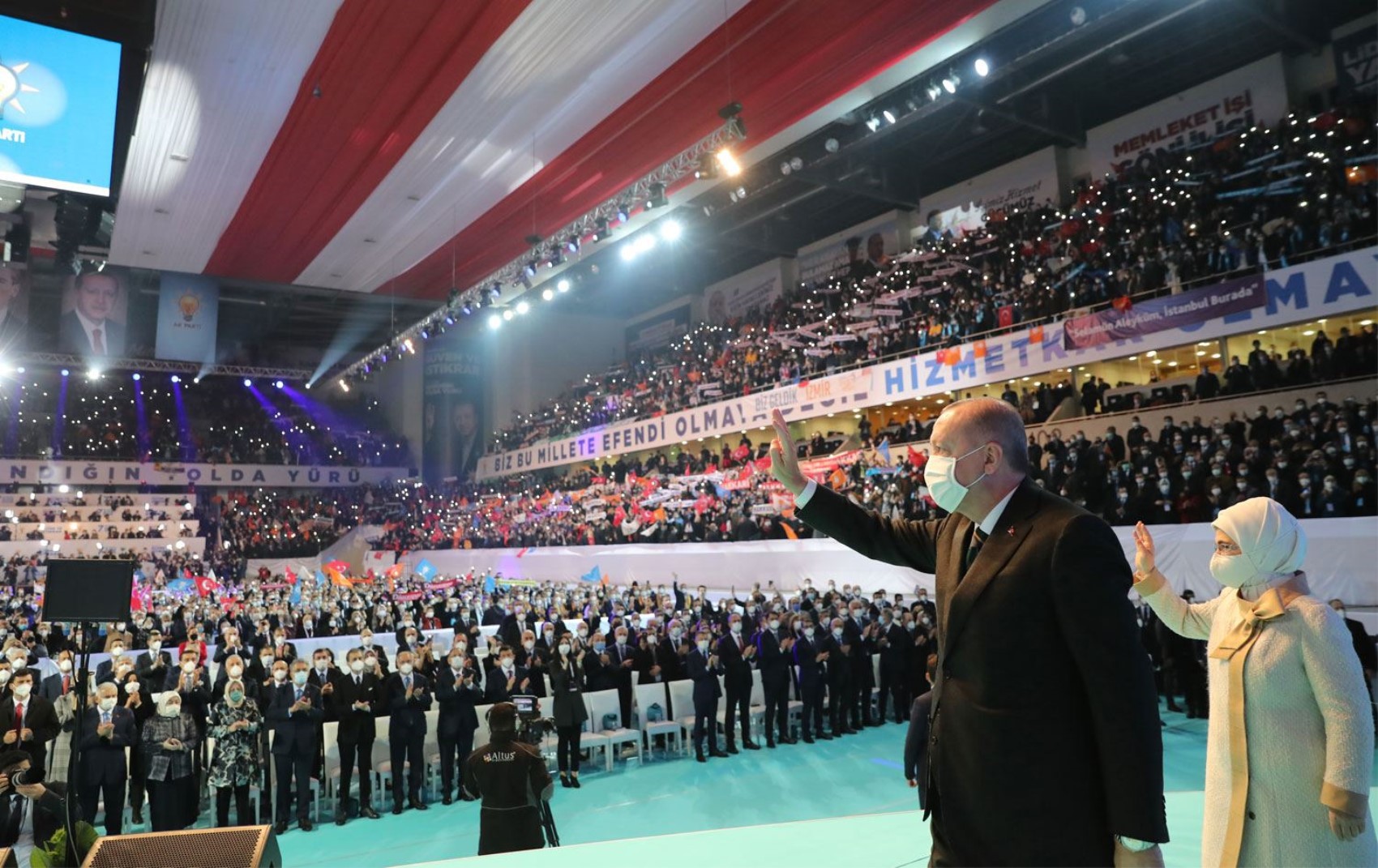 Incertezza congressuale nell'AKP: i quadri vengono rinnovati da zero!