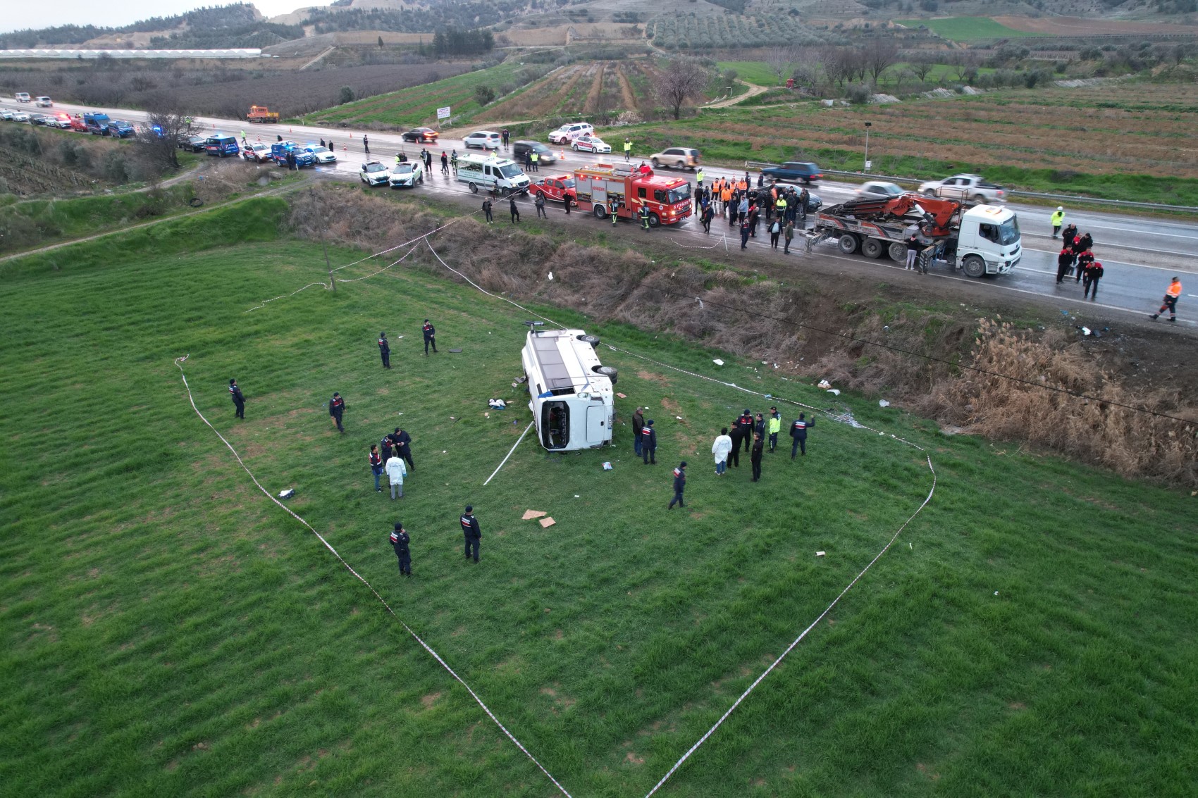 Denizli Valisi Coşkun 'Tek taraflı meydana gelen bir kaza' sözleriyle açıkladı: 2 öğrenci hayatını kaybetti