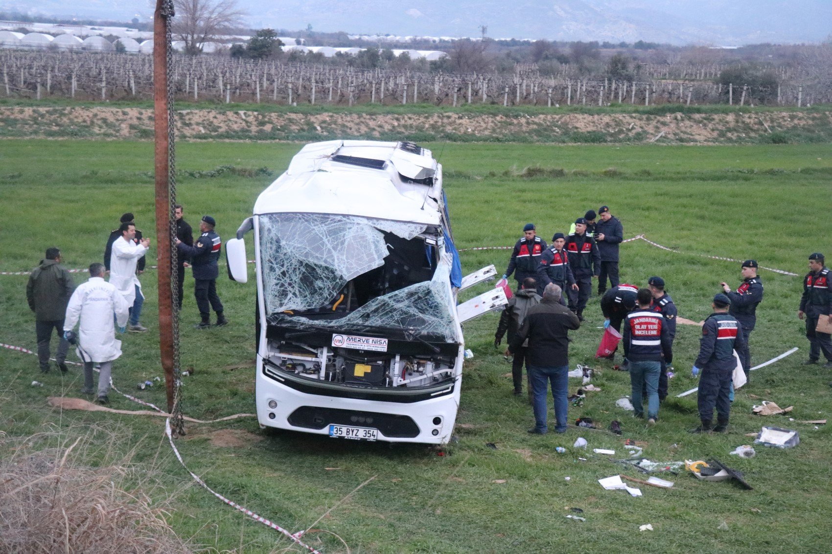 Denizli Valisi Coşkun 'Tek taraflı meydana gelen bir kaza' sözleriyle açıkladı: 2 öğrenci hayatını kaybetti