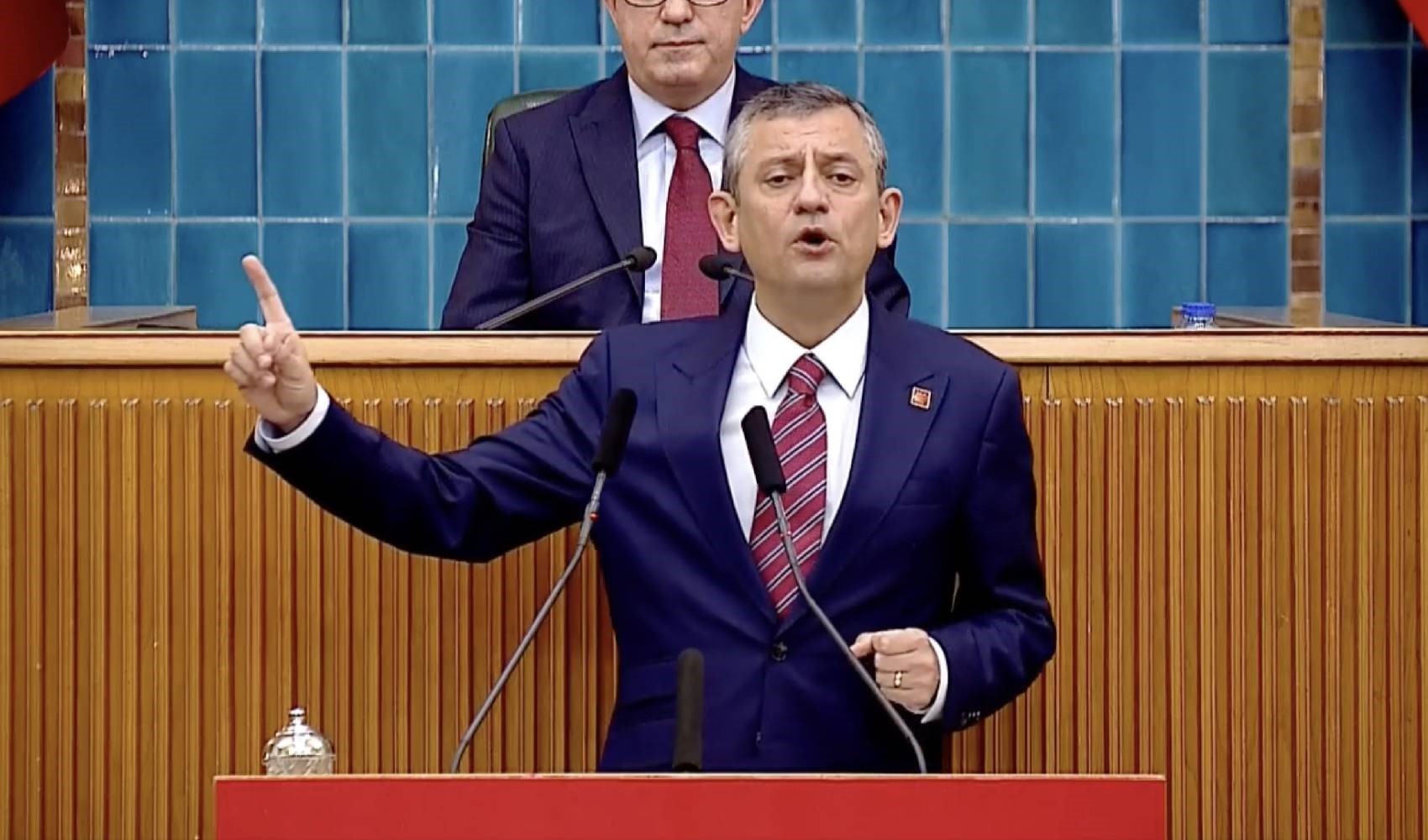 CHP lideri Özgür Özel: 'Yapılanlar bir sonraki cumhurbaşkanına darbe girişimidir!' CHP lideri Özgür Özel: 'Yapılanlar bir sonraki cumhurbaşkanına darbe girişimidir!'
