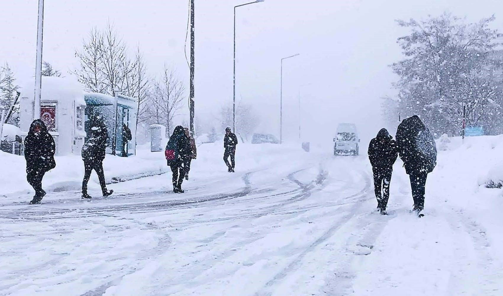 Muş'ta yarın okullar tatil edildi