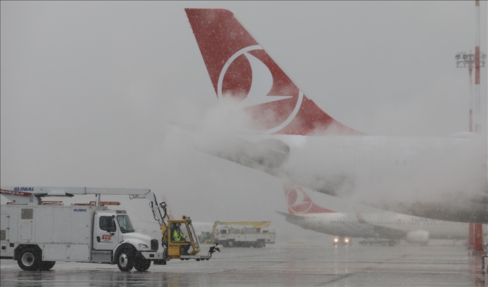 İstanbul'da hava ulaşımı aksayacak: THY bazı seferlerin iptal edildiğini duyurdu