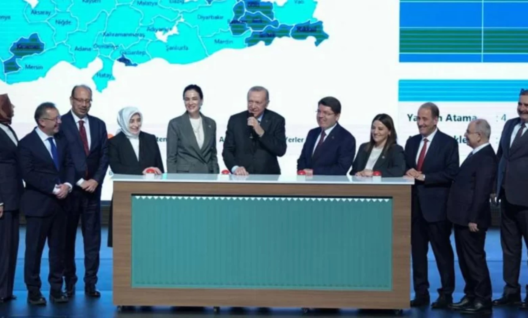 Torpil'de yeni perde: Özlem Zengin yeğenini önce Erdoğan'la sonra da Yılmaz Tunç ile tanıştırdı