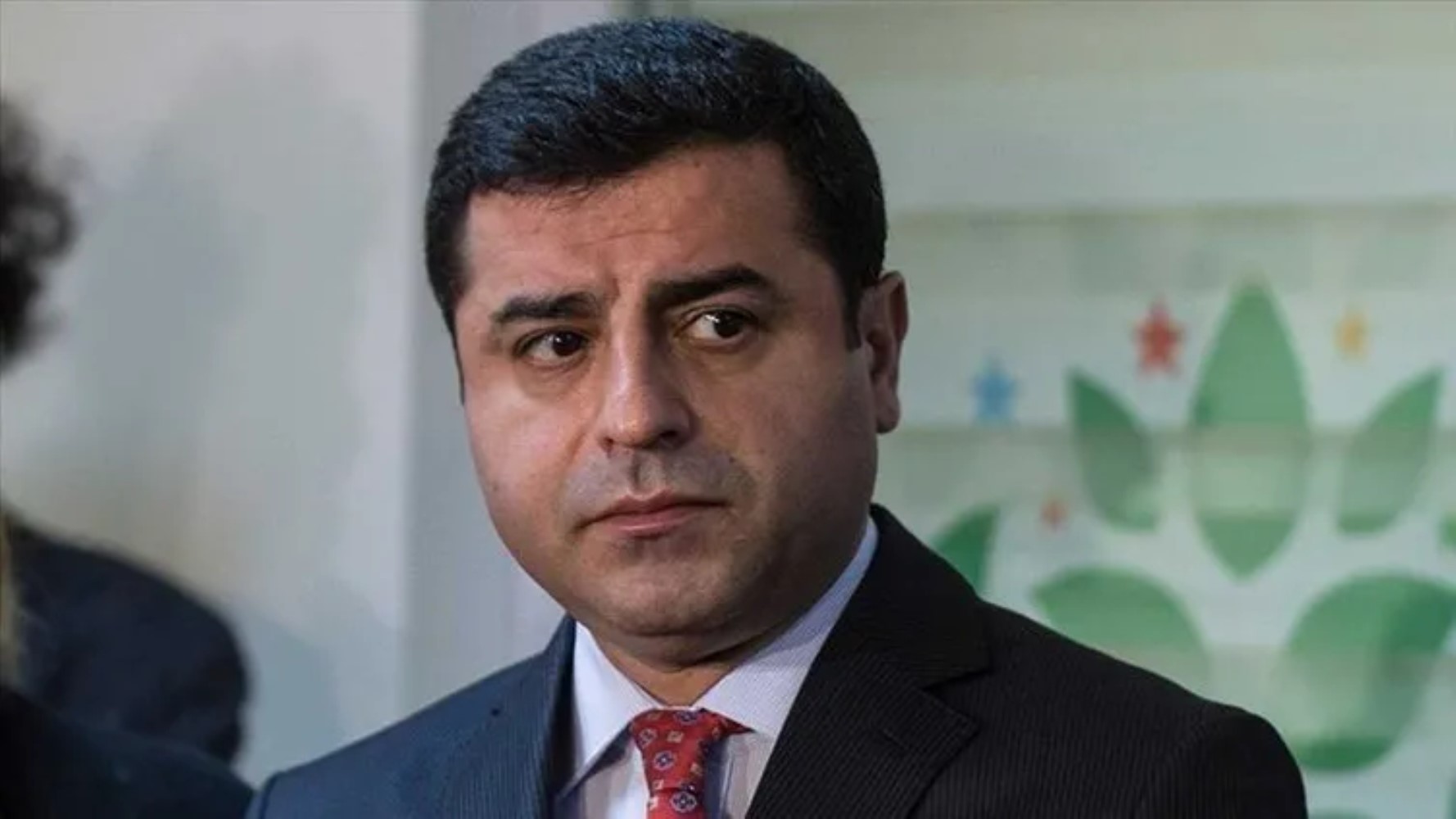 İktidar medyasından Öcalan'a övgüler devam ediyor: İkinci görüşme öncesi yeni kulis... DEM ve Öcalan arasında çatlak iddiası