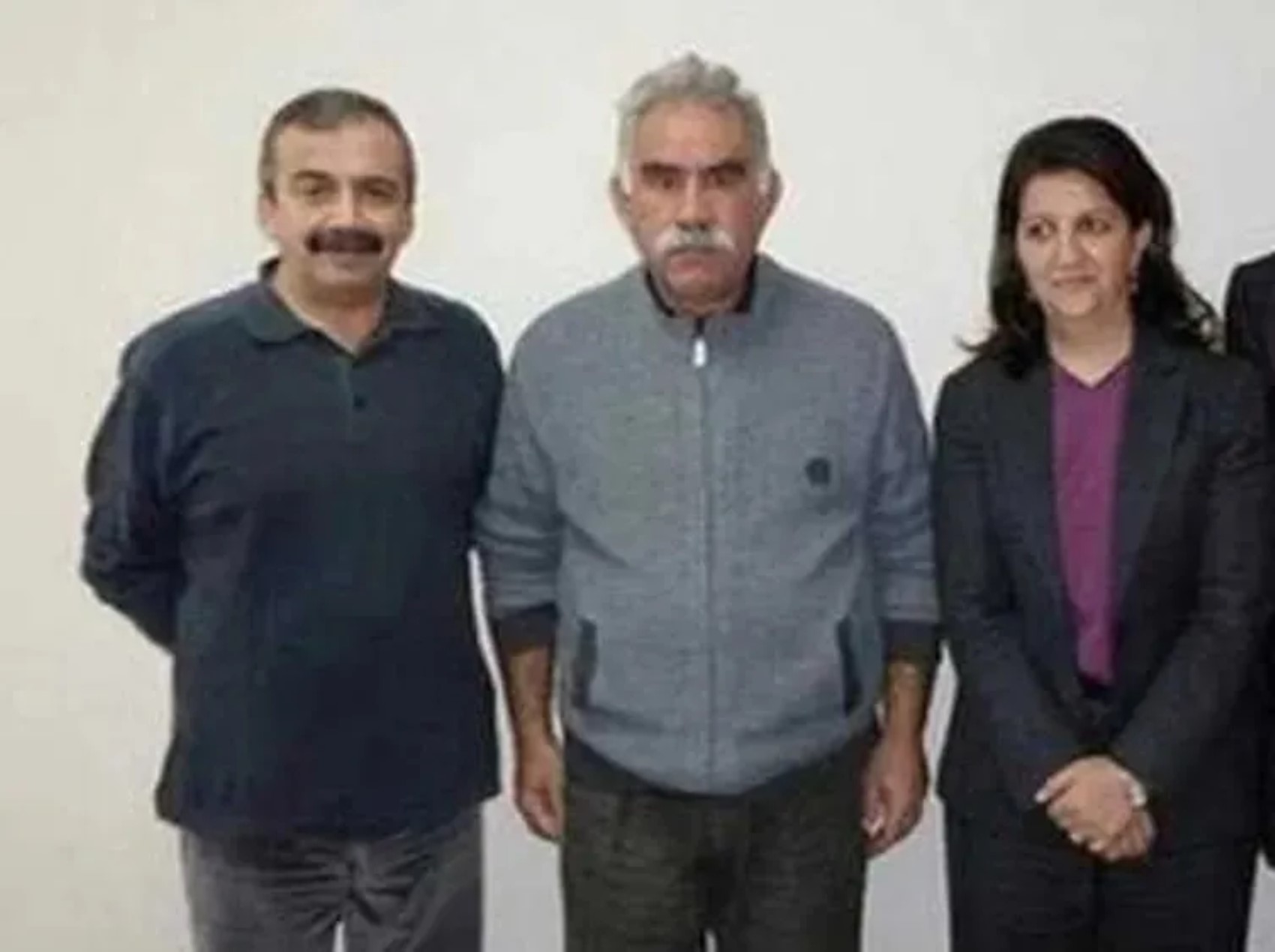 İktidar medyasından Öcalan'a övgüler devam ediyor: İkinci görüşme öncesi yeni kulis... DEM ve Öcalan arasında çatlak iddiası