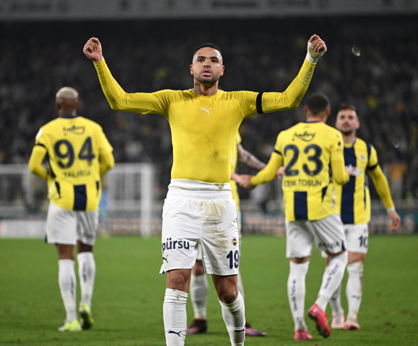 Galatasaray'dan Fenerbahçe maçına sert tepki: MHK ve VAR'a eleştiri yağdı
