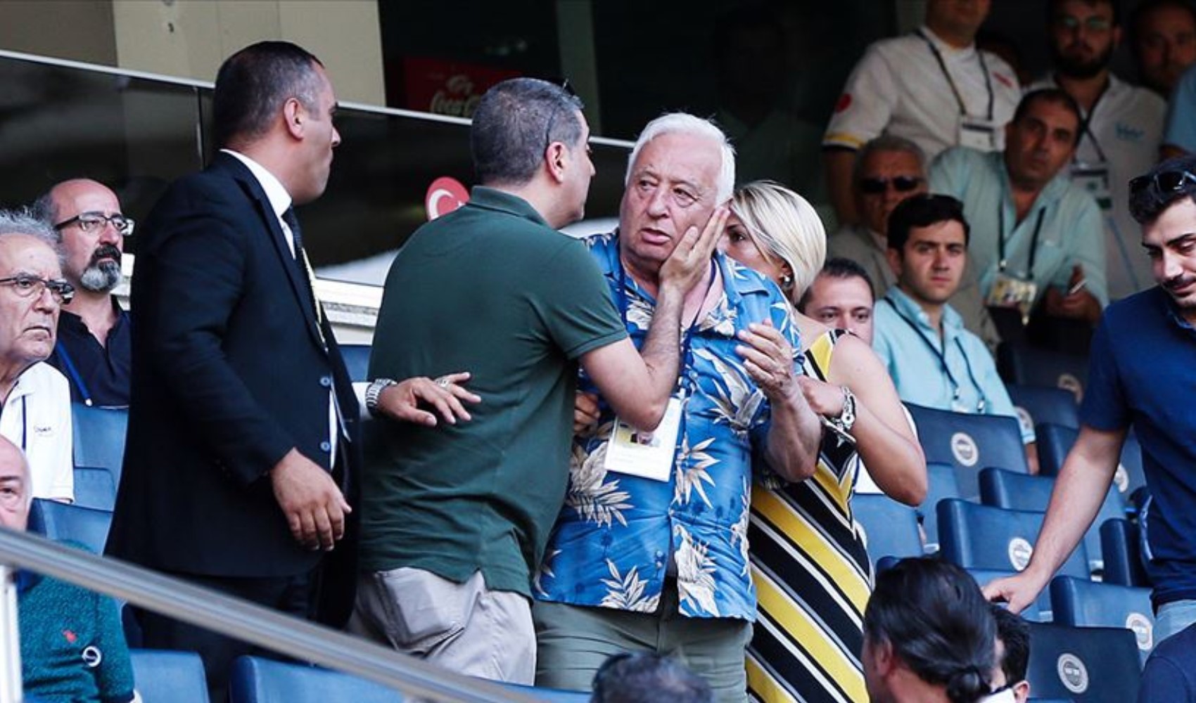 Fenerbahçe'nin efsane ismi Ogün Altıparmak hayatını kaybetti