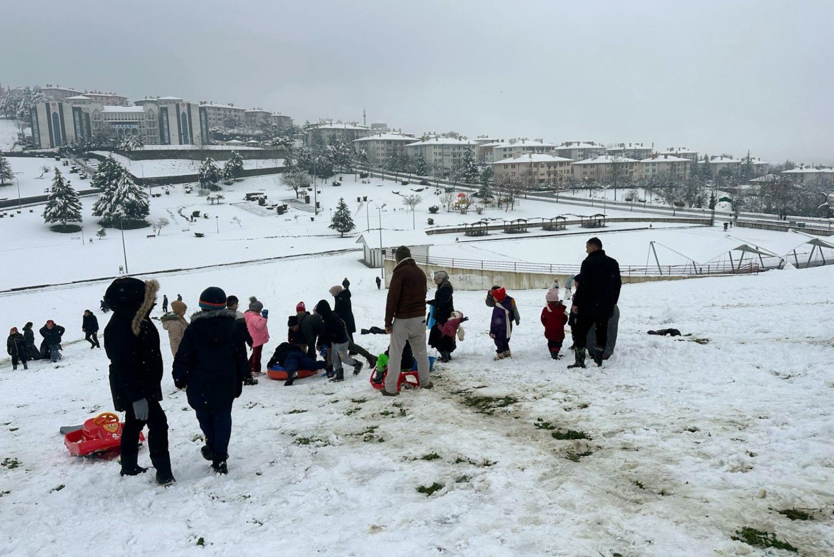 Kar yağışı nedeniyle 31 kentte eğitime ara verildi! Ankara’da okullar tatil mi? İşte 20 Şubat Perşembe okulların tatil edildiği il ve ilçeler…