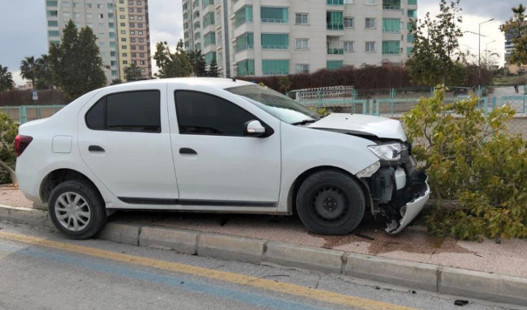 Trafik kazasından kurtuldu, kalbine yenildi