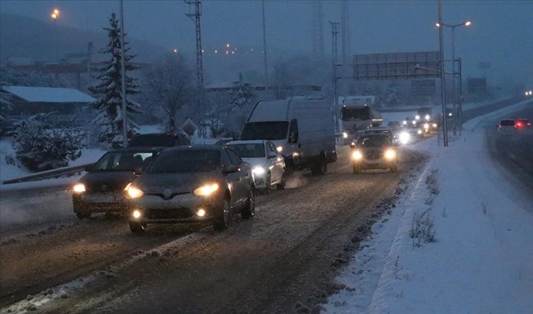 Bakanlık duyurdu: Ağır taşıtlar için yol kısıtlaması kaldırıldı