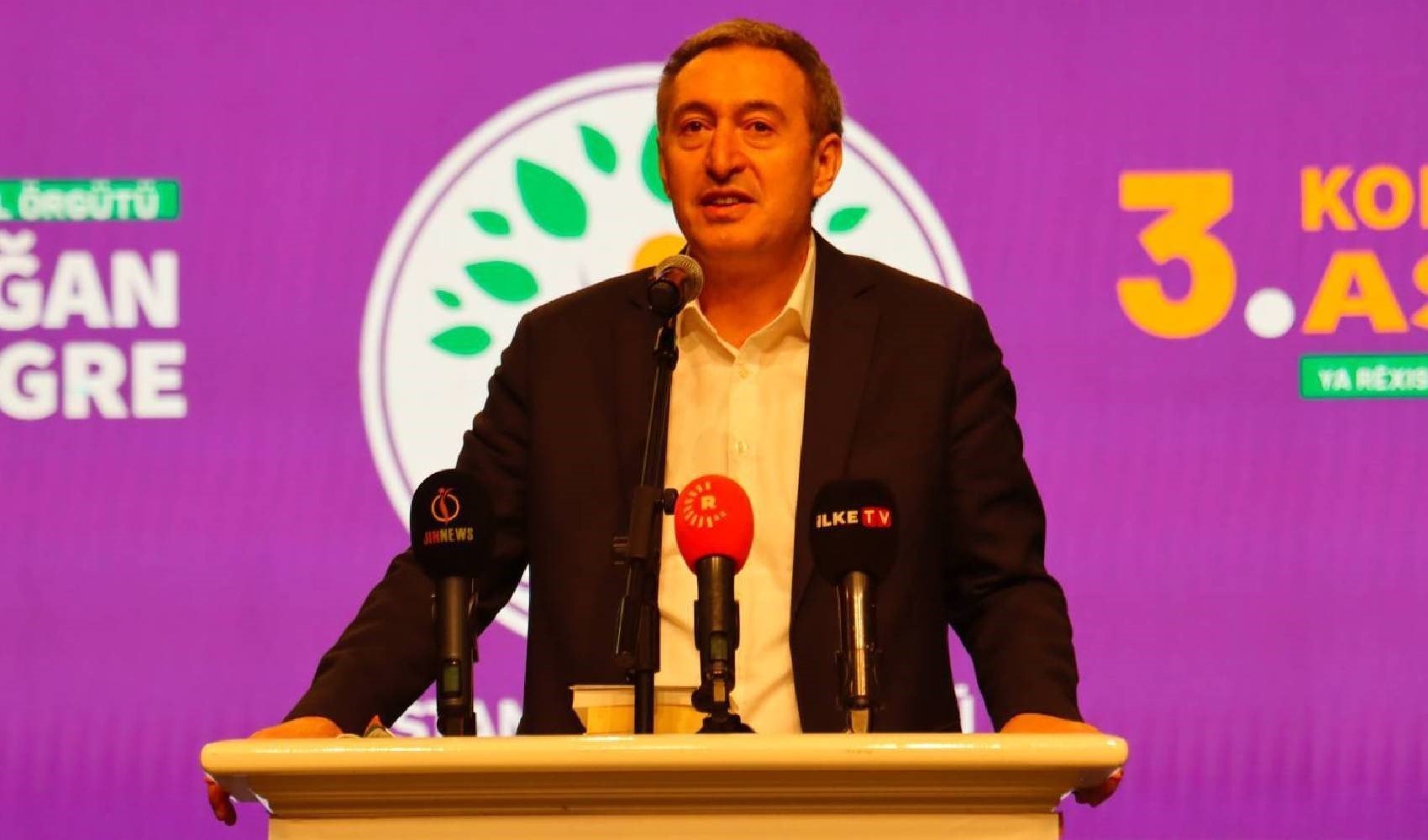 Tuncer Bakırhan: 'Saatler artık Kürt barışına ve demokratik Türkiye'ye kurulu'