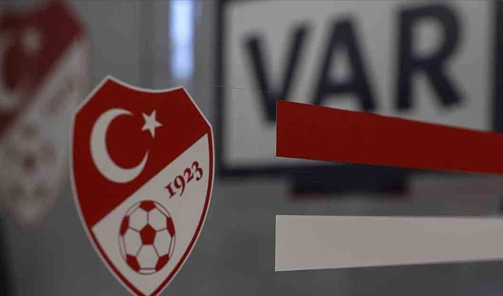 Galatasaray- Fenerbahçe maçının VAR hakemi atandı! Alen Borosak kimdir? Hangi maçları yönetti?