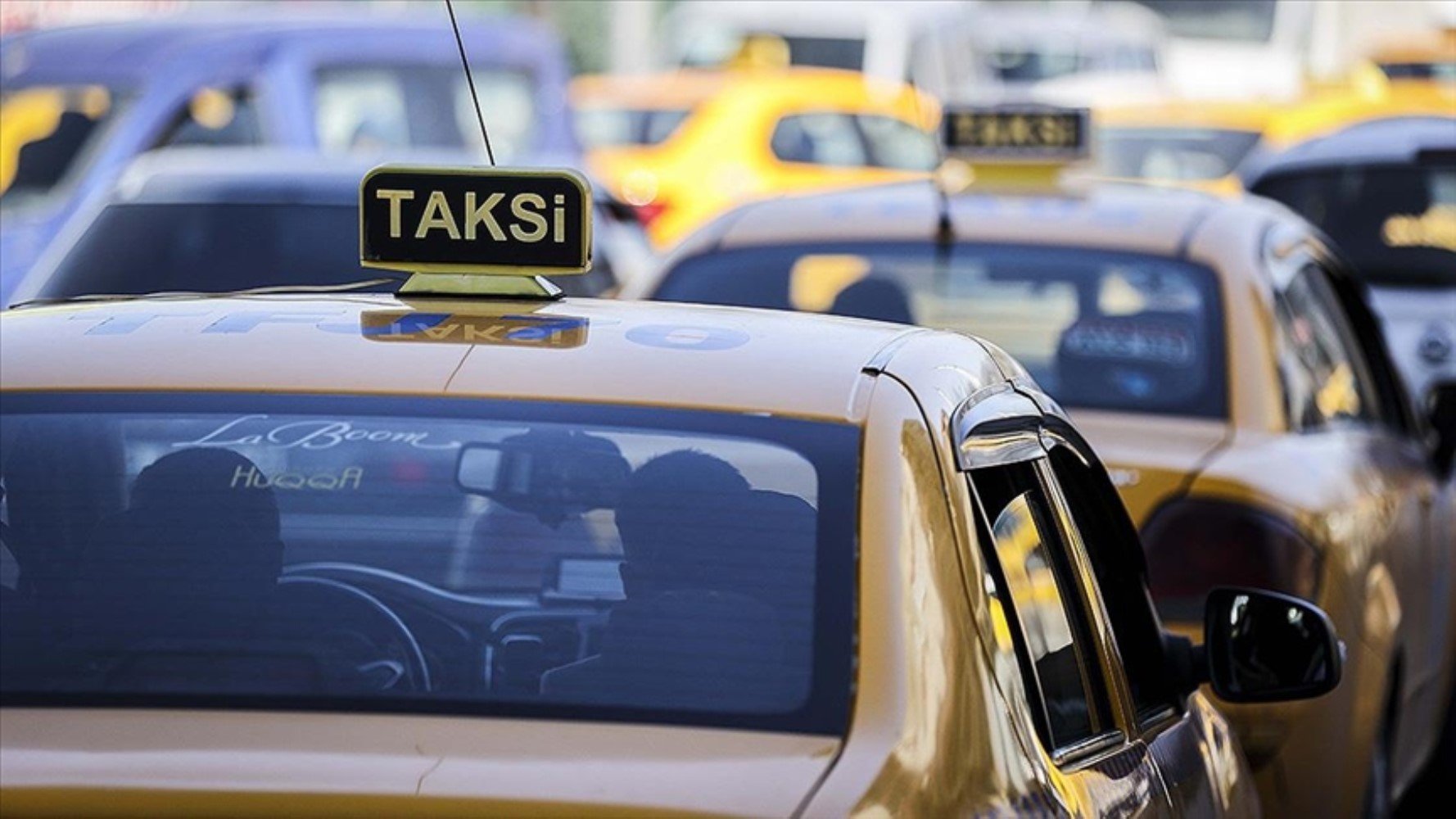 Taksilerde yeni dönem: O sistem zorunlu hale geliyor! Bunu yapmayan trafiğe çıkamayacak