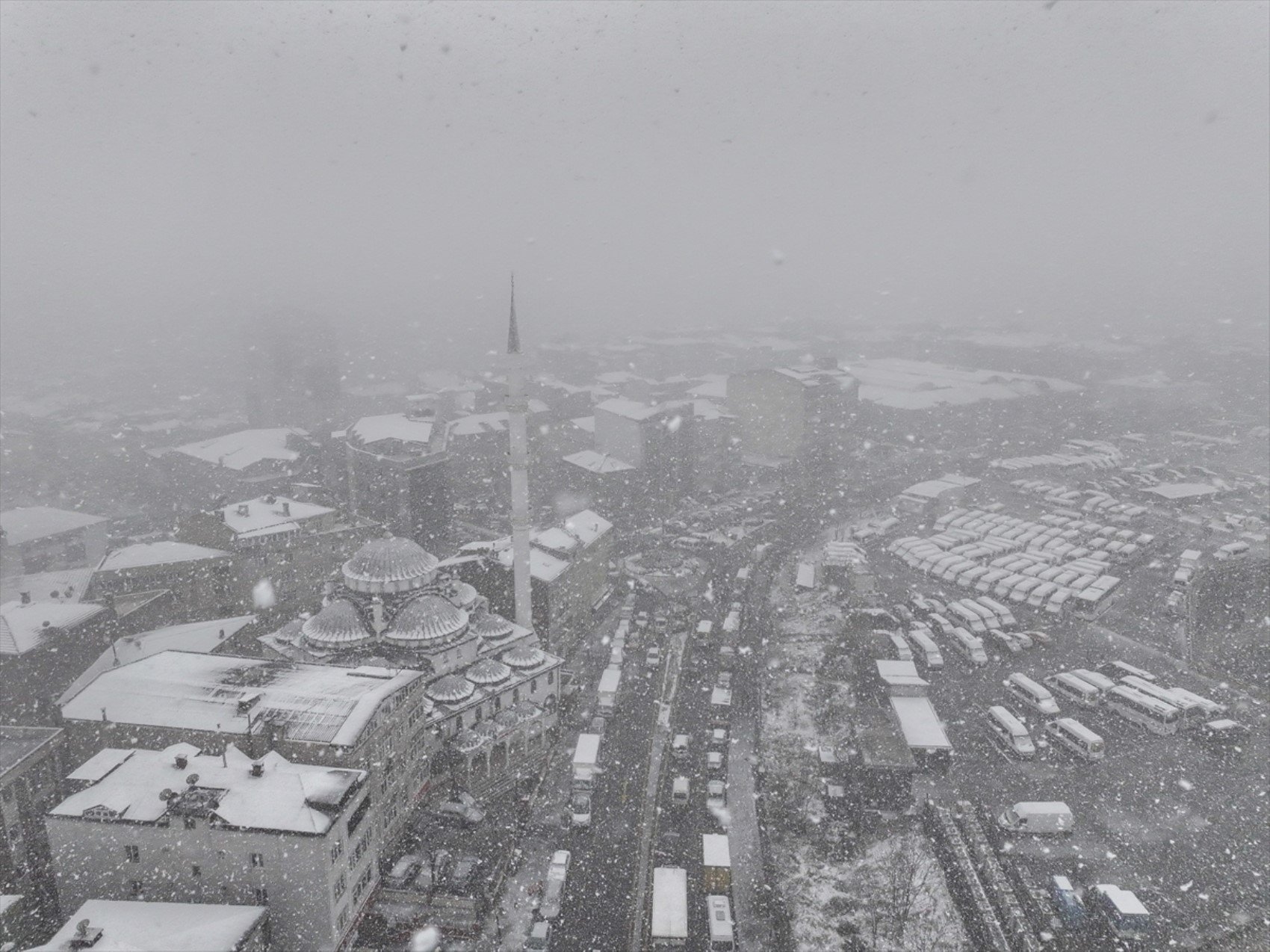 Yoğun kar yağışı nedeniyle eğitime ara verilen iller açıklandı! 27 Şubat'ta nerelerde okullar tatil?