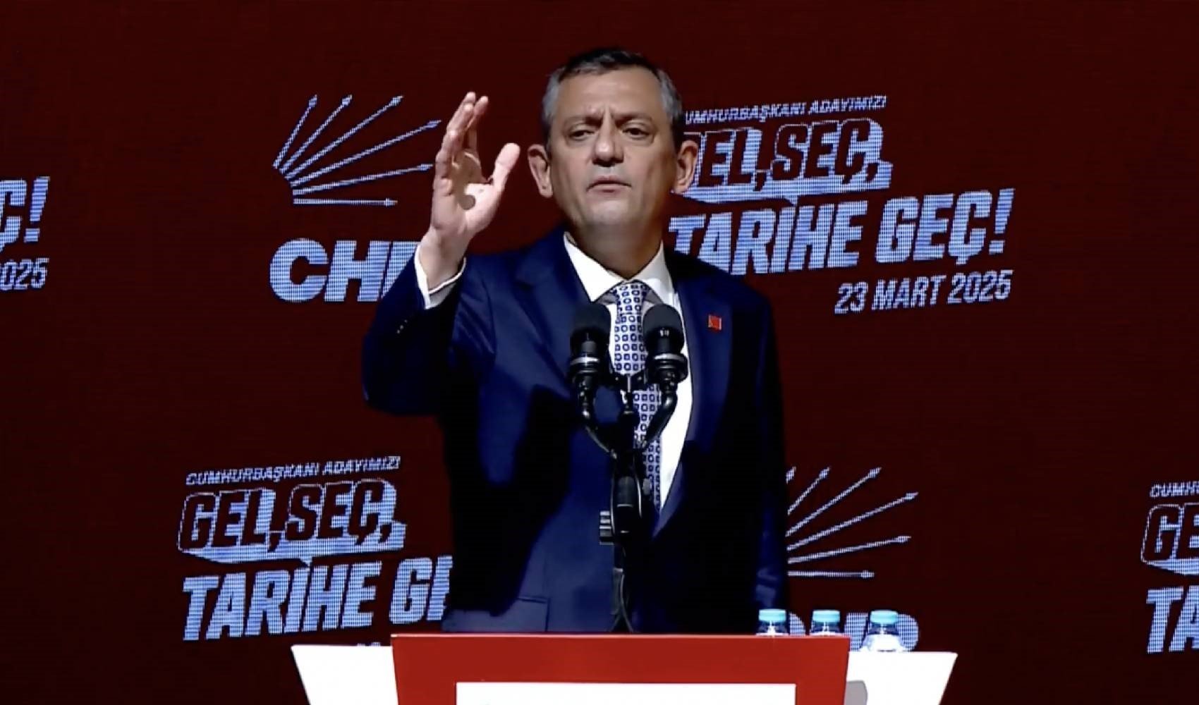 Özgür Özel'den Erdoğan'a 'ayağını denk al' yanıtı: 'Partinin önüne tank mı yollayacaksın?'