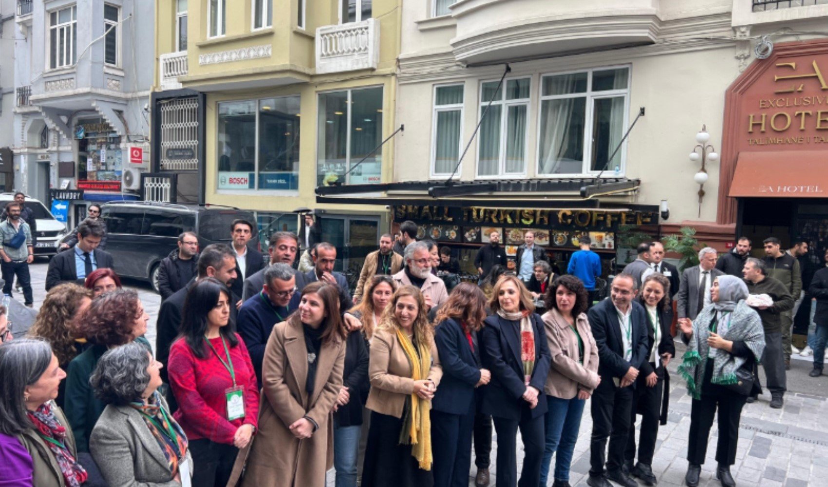 DEM Parti Heyeti Taksim'deki otelde! İlk gelen isim Sırrı Süreyya Önder oldu