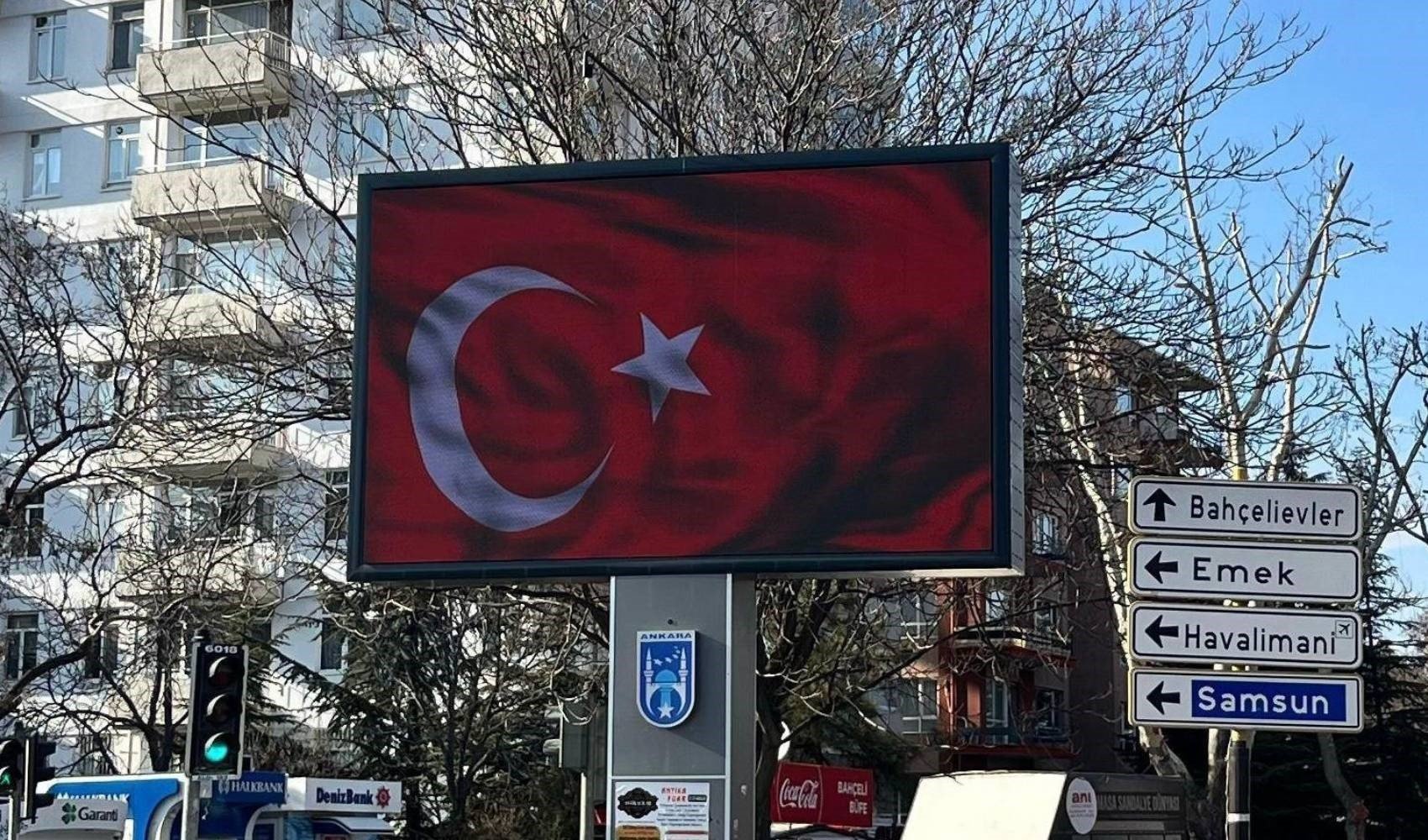 Ankara Büyükşehir Belediyesi’nden Türk bayraklı mesaj