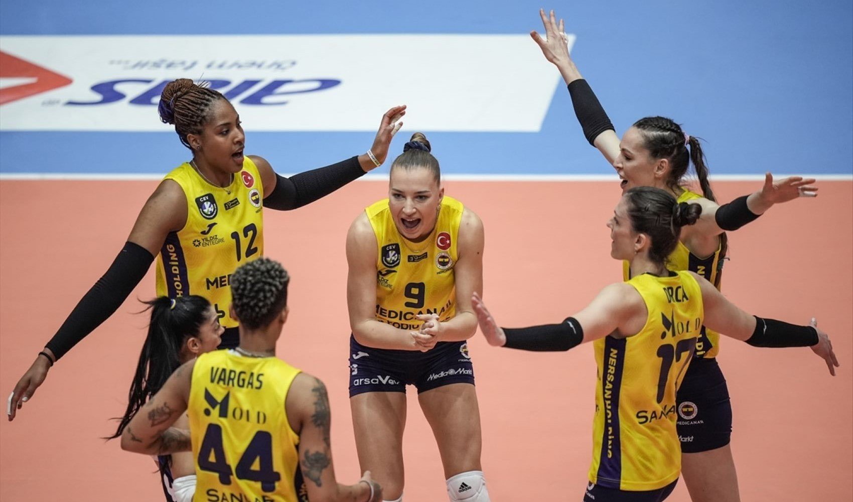 Fenerbahçe voleybol maçı hangi kanalda? Sarıyer-Fenerbahçe maçı saat kaçta?