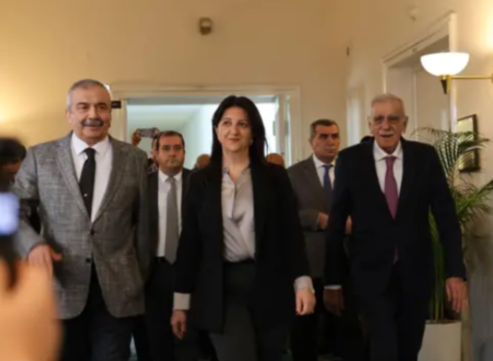 Era stato lanciato un appello al disarmo: ipotesi congresso nell'organizzazione terroristica! Öcalan e la nuova costituzione...