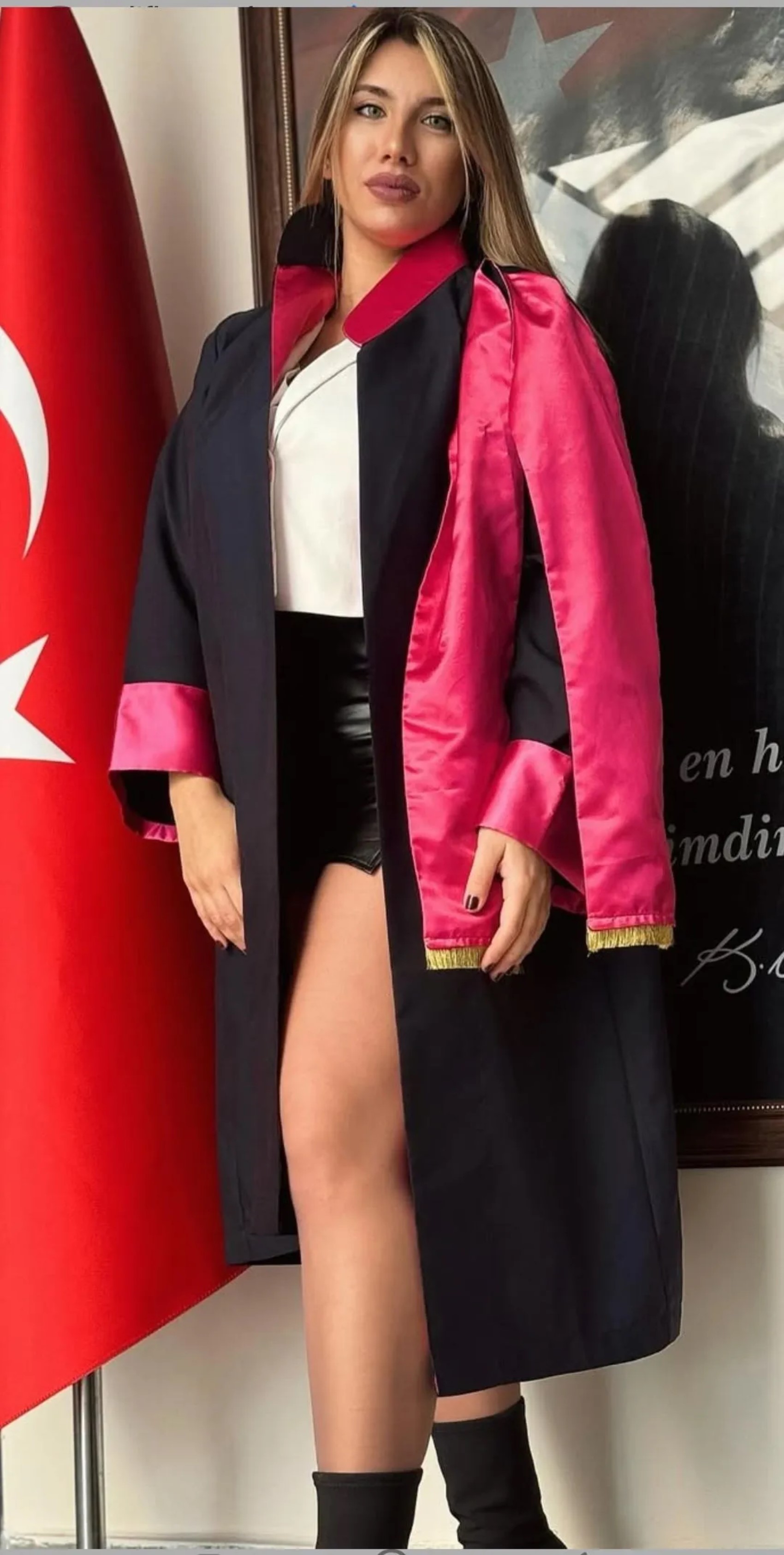 Cinsel ilişki görüntüleri olduğu iddia edilmişti... Elif Karaarslan üniversiteden mezun oldu: Mezuniyet fotoğraflarını paylaştı